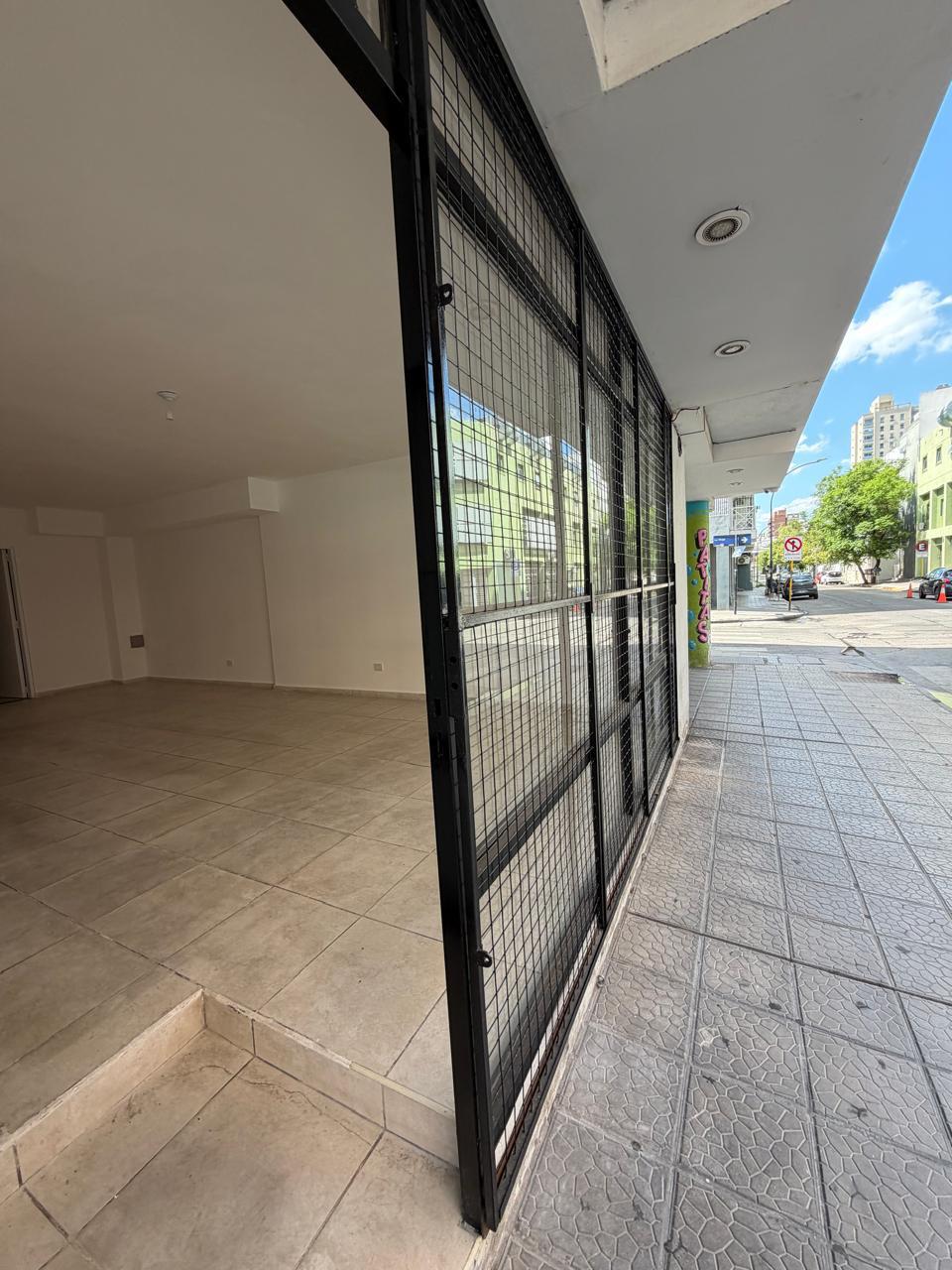 LOCAL COMERCIAL ZONA PLAZA DE LA MUSICA, ZONA DE MOVIMIENTO COMERCIAL.