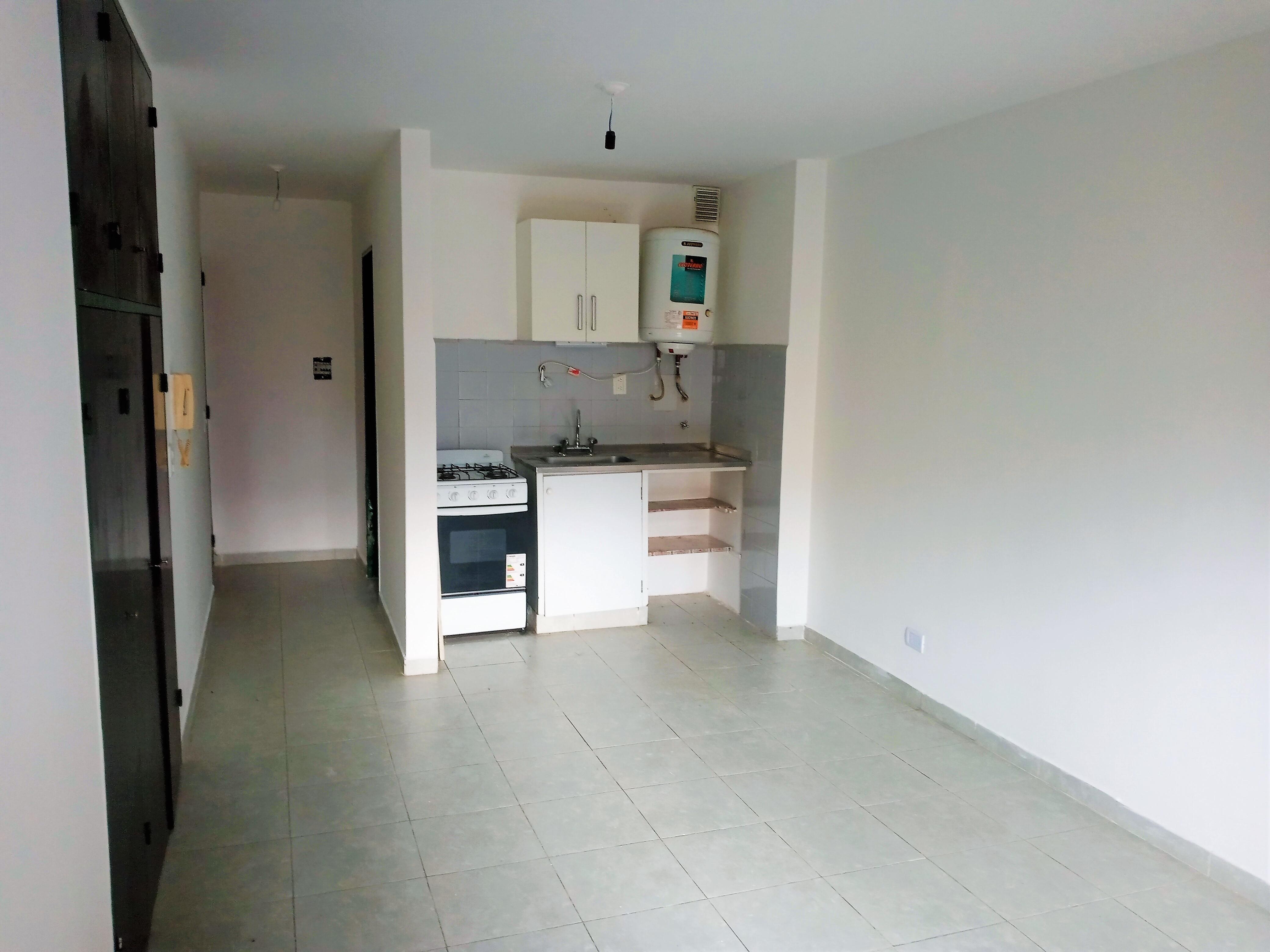 Alq. Monoambiente- Centro- Emilio Olmos 220.luminoso- Balcón, excelente ubicación,