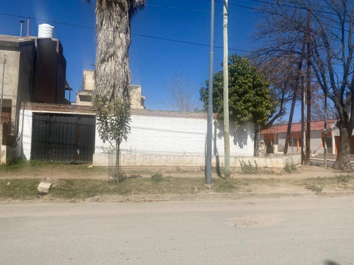 Oportunidad Inversor- Casa  2 Departamentos - B Residencial Santa Rosa