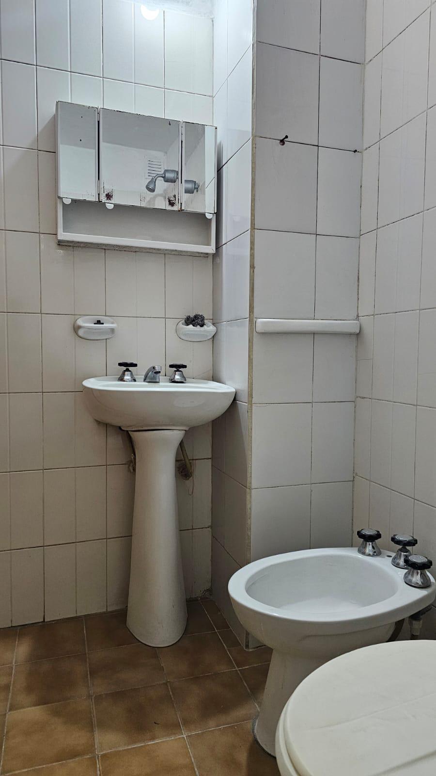 Depto 1 Dormitorio -Alberdi- Piso 2 por Escalera