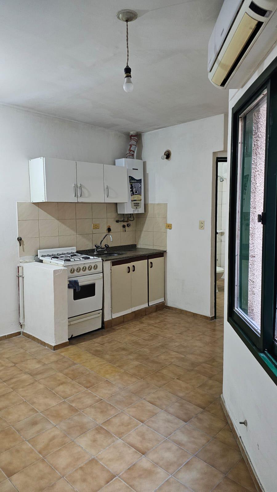 Depto 1 Dormitorio -Alberdi- Piso 2 por Escalera