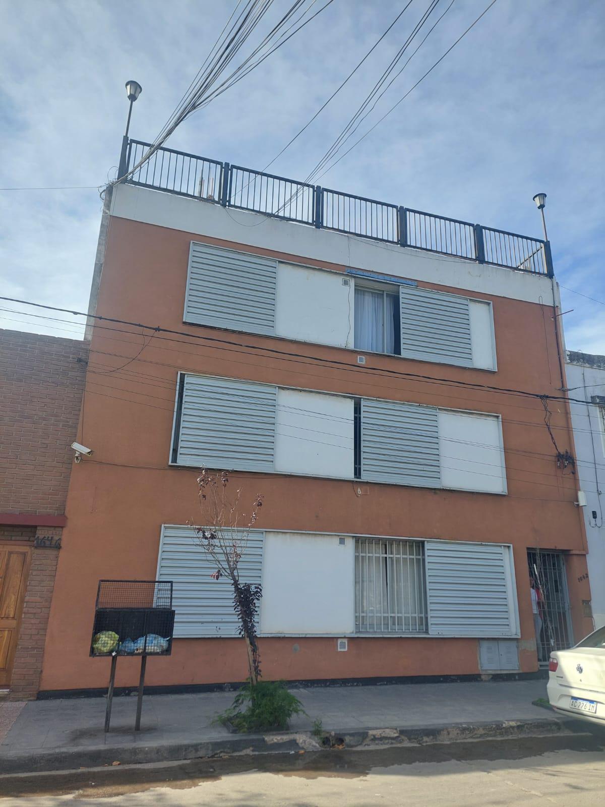 Depto 2 Dormitorios -Providencia- Piso 2 por Escalera