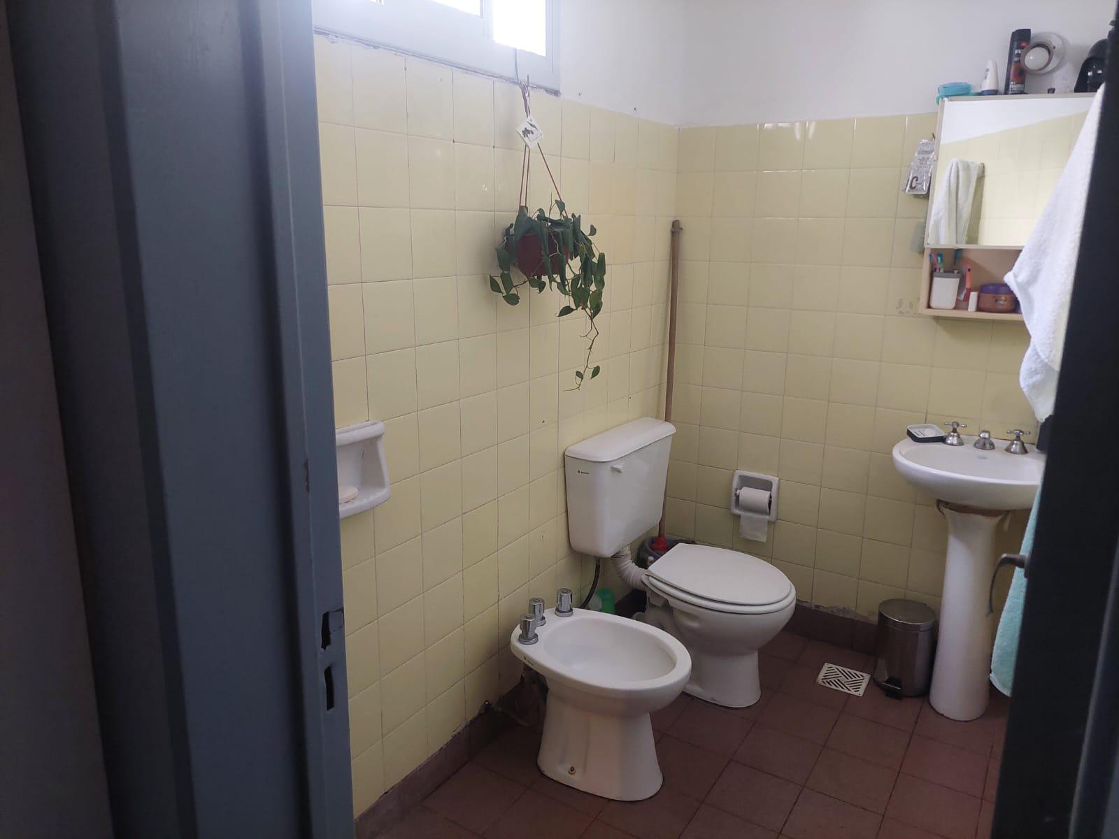 Depto 2 Dormitorios -Providencia- Piso 2 por Escalera