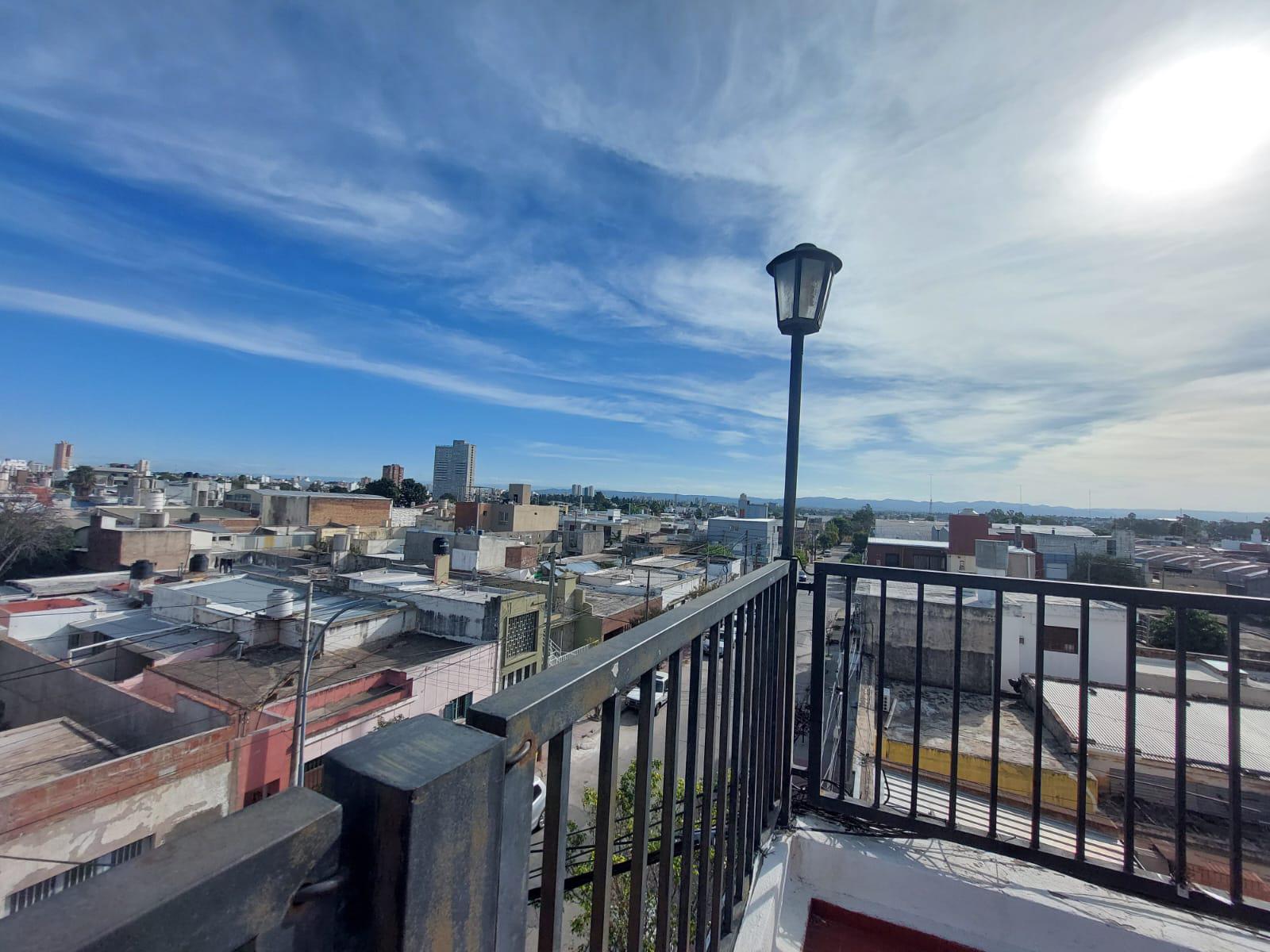 Depto 2 Dormitorios -Providencia- Piso 2 por Escalera