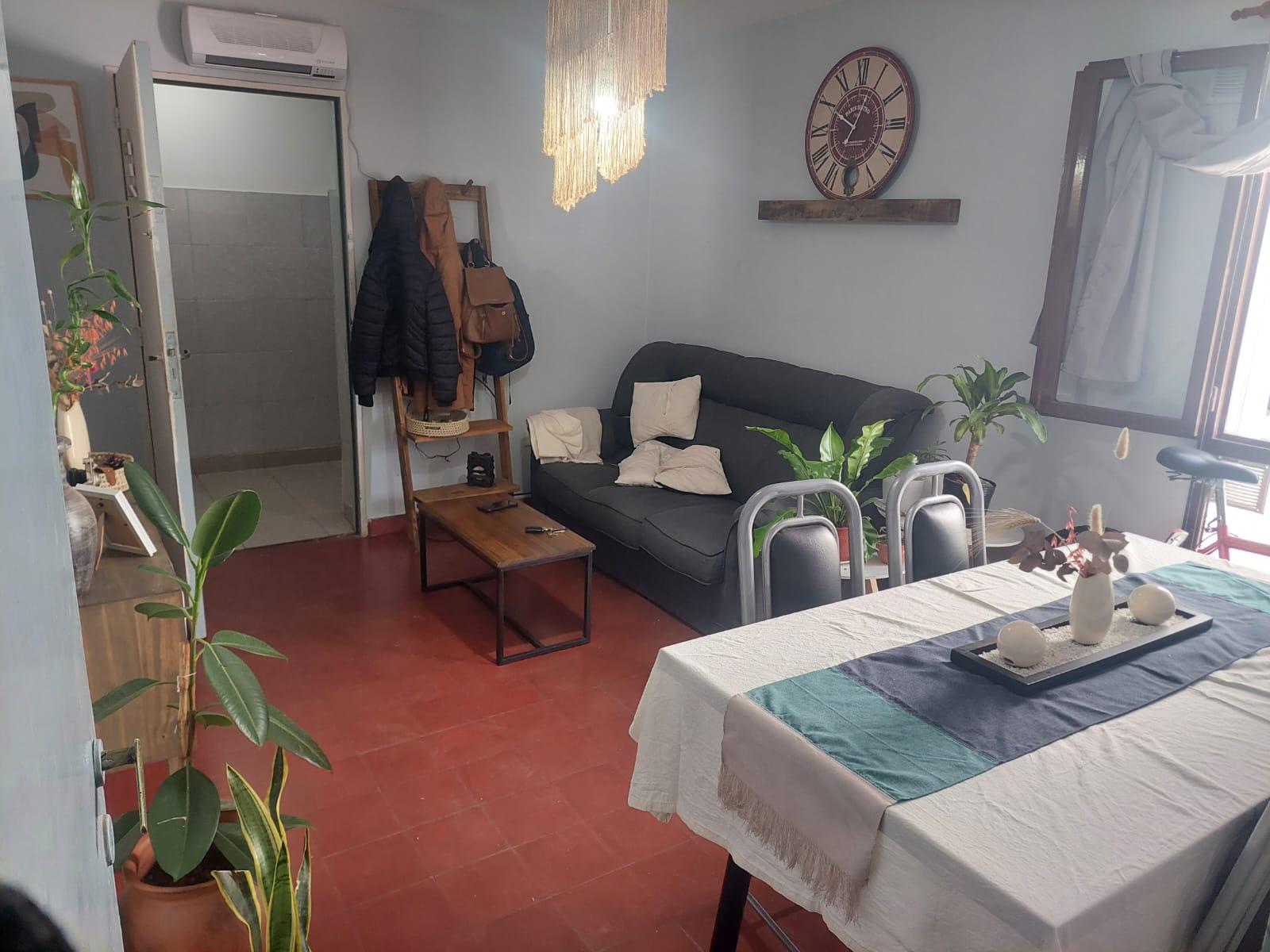 Depto 2 Dormitorios -Providencia- Piso 2 por Escalera