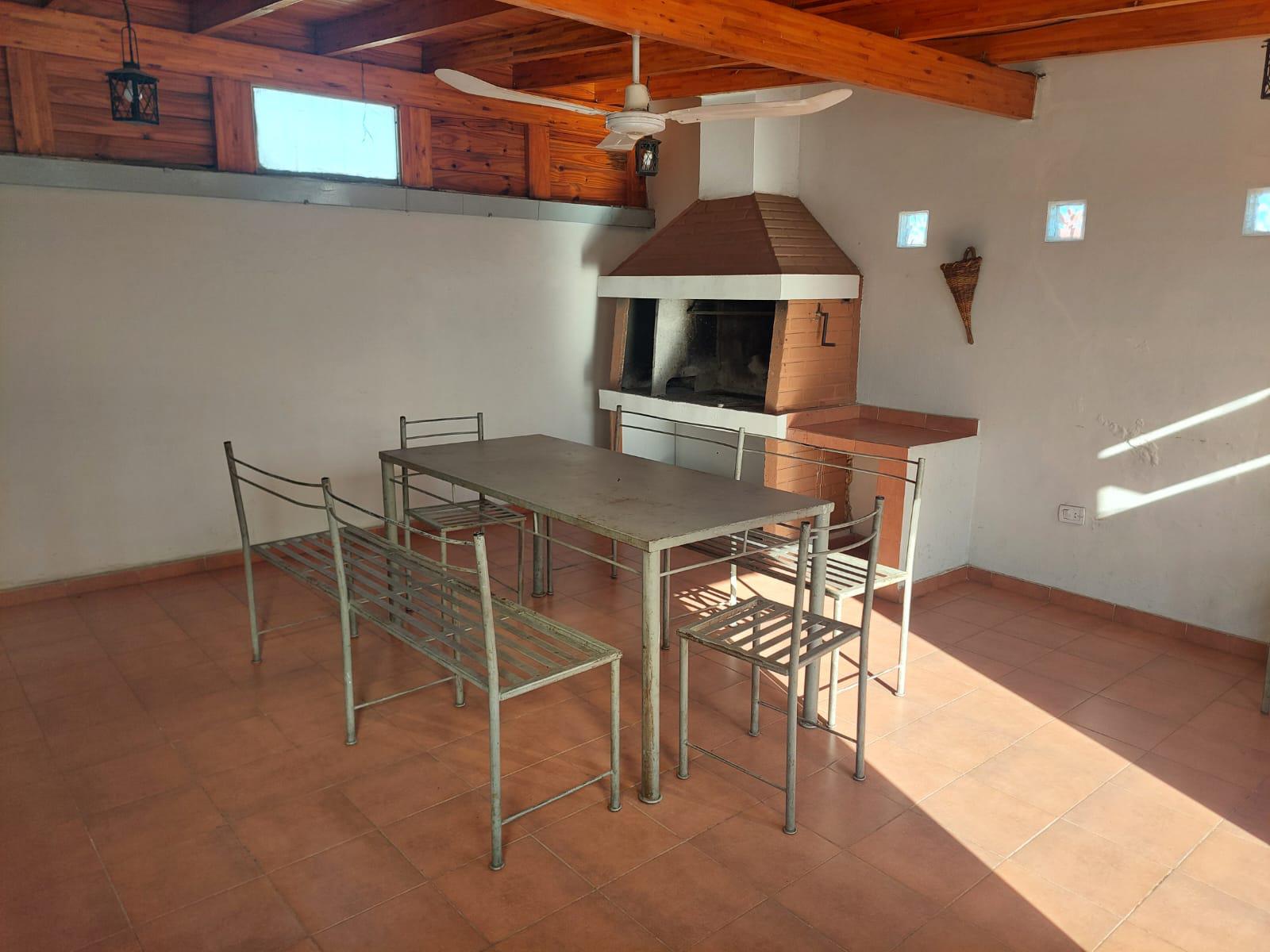 Depto 2 Dormitorios -Providencia- Piso 2 por Escalera