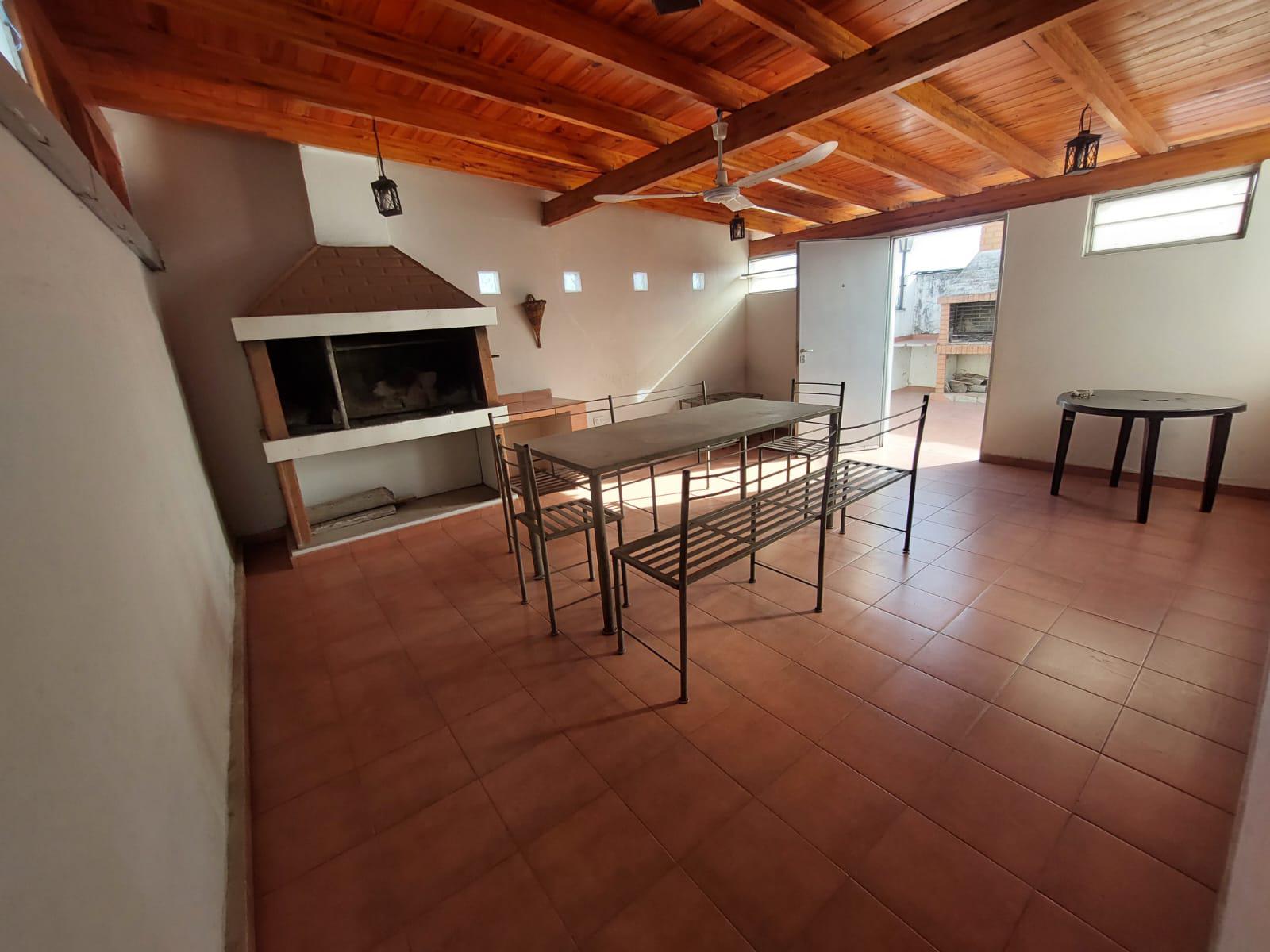 Depto 2 Dormitorios -Providencia- Piso 2 por Escalera