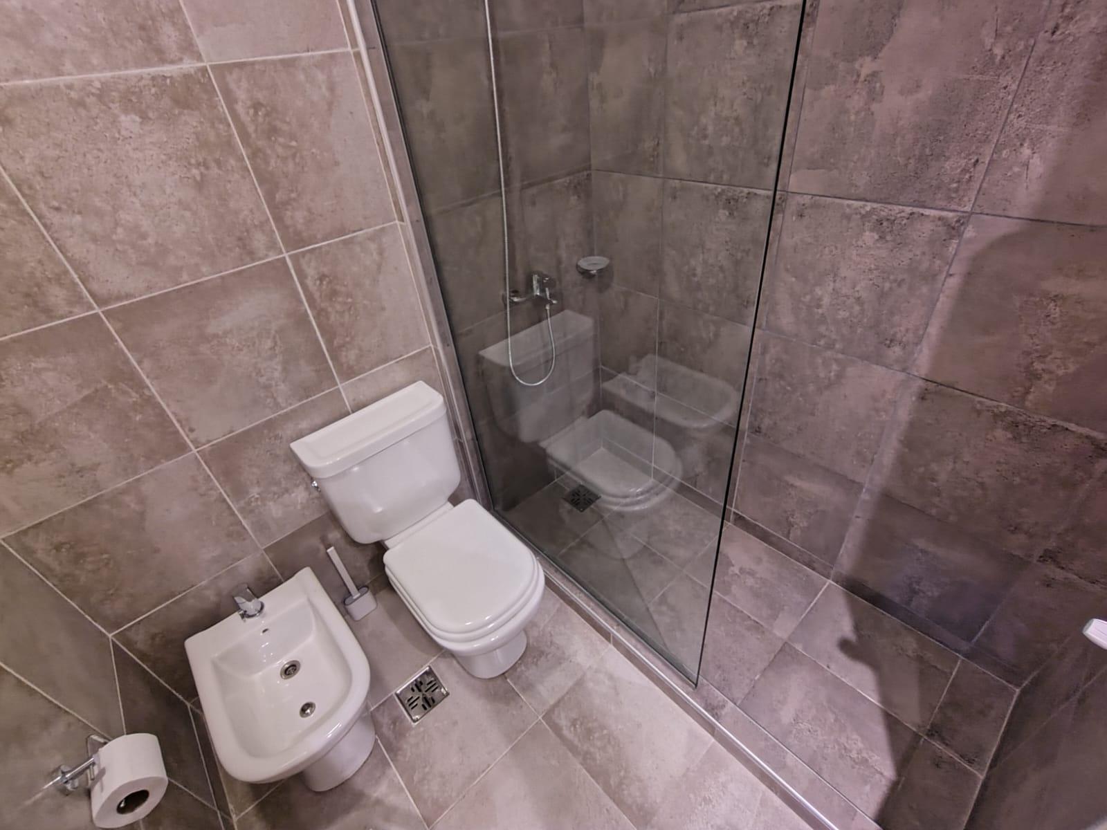 DEPARTEMNTO 2 DORMITORIOS CON COCHERA EN NUEVA CORDOBA VISTA AL FRENTE ACEPTAN MENOR