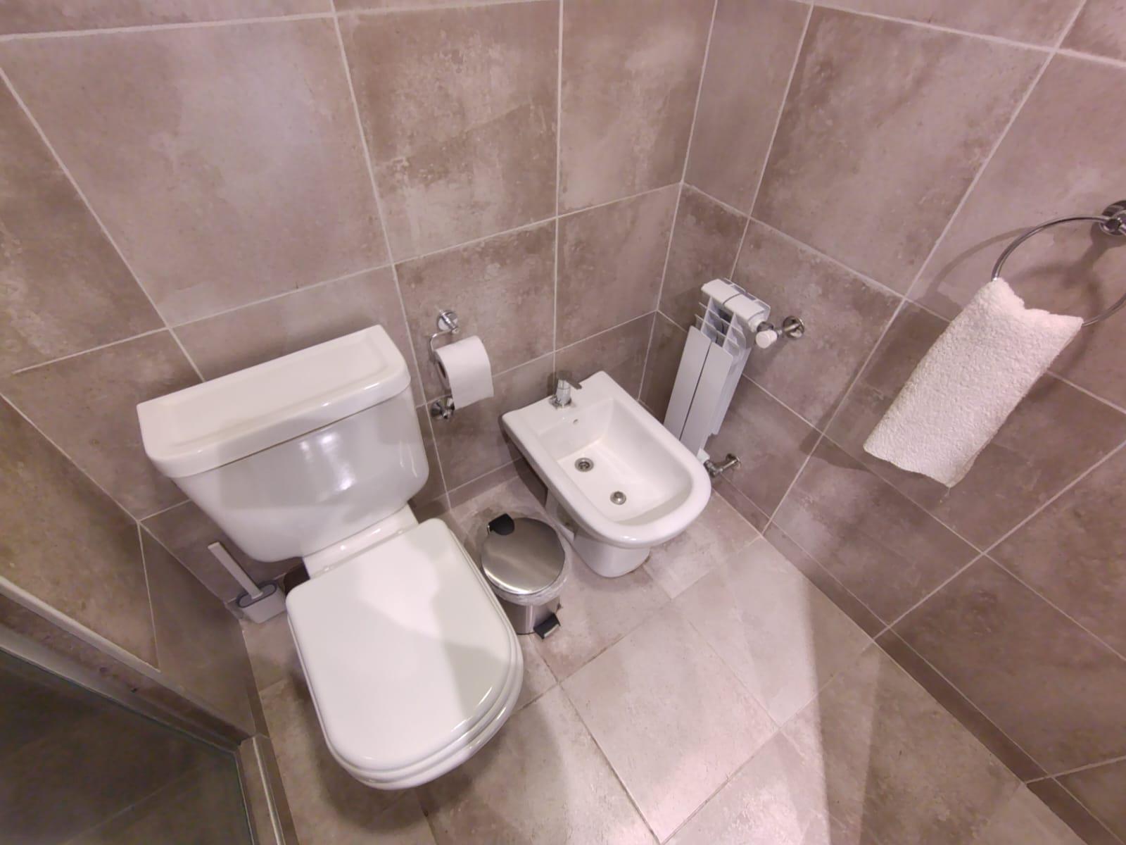 DEPARTEMNTO 2 DORMITORIOS CON COCHERA EN NUEVA CORDOBA VISTA AL FRENTE ACEPTAN MENOR