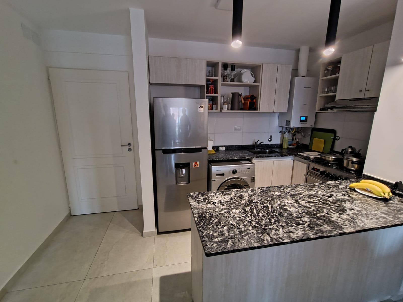 DEPARTEMNTO 2 DORMITORIOS CON COCHERA EN NUEVA CORDOBA VISTA AL FRENTE ACEPTAN MENOR