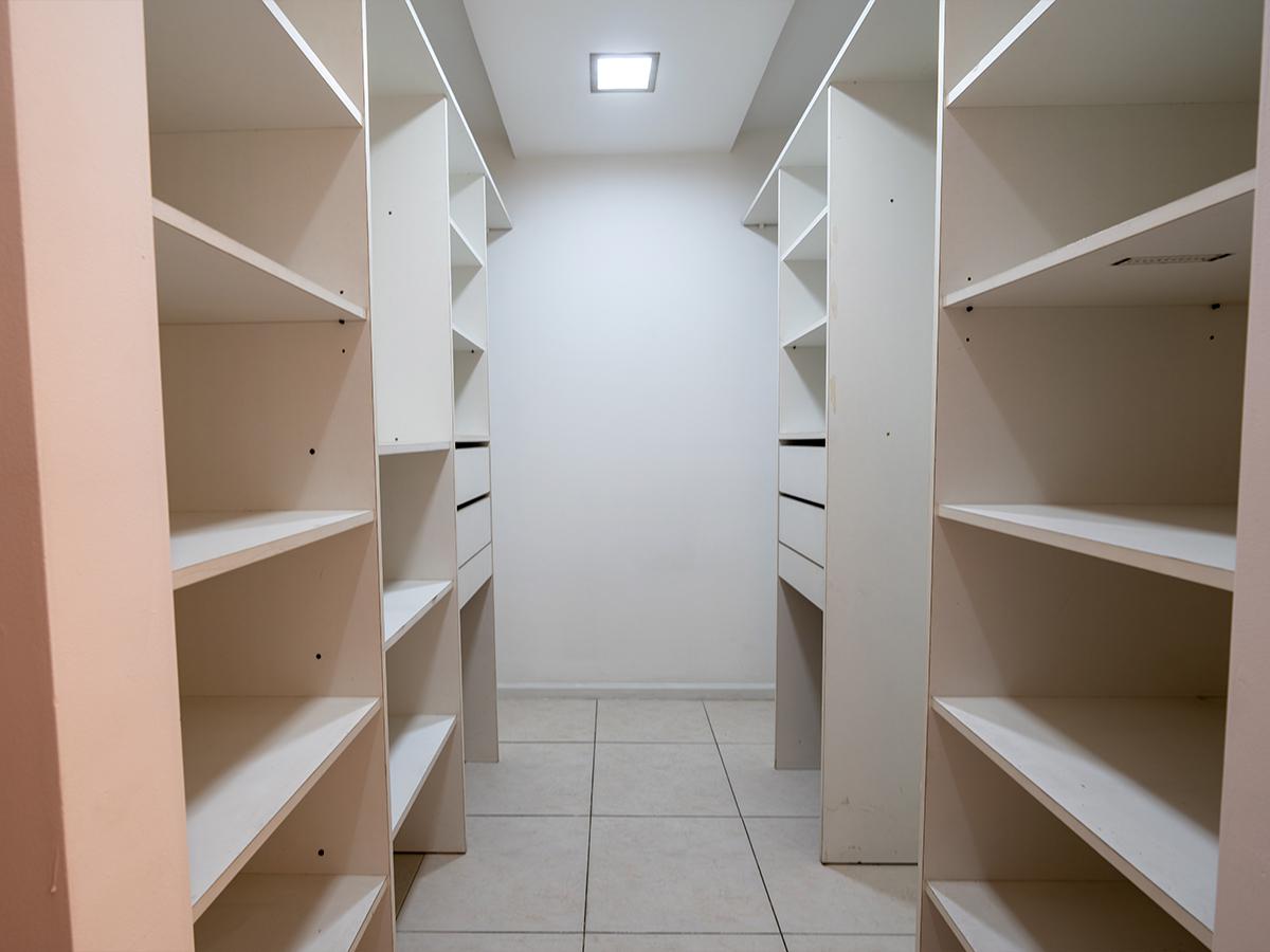 OPORTUNIDAD UNICA EN NUEVA CÓRDOBA DEPTO 3 DORM 2 COCHERAS EDIF CON AMENITIES