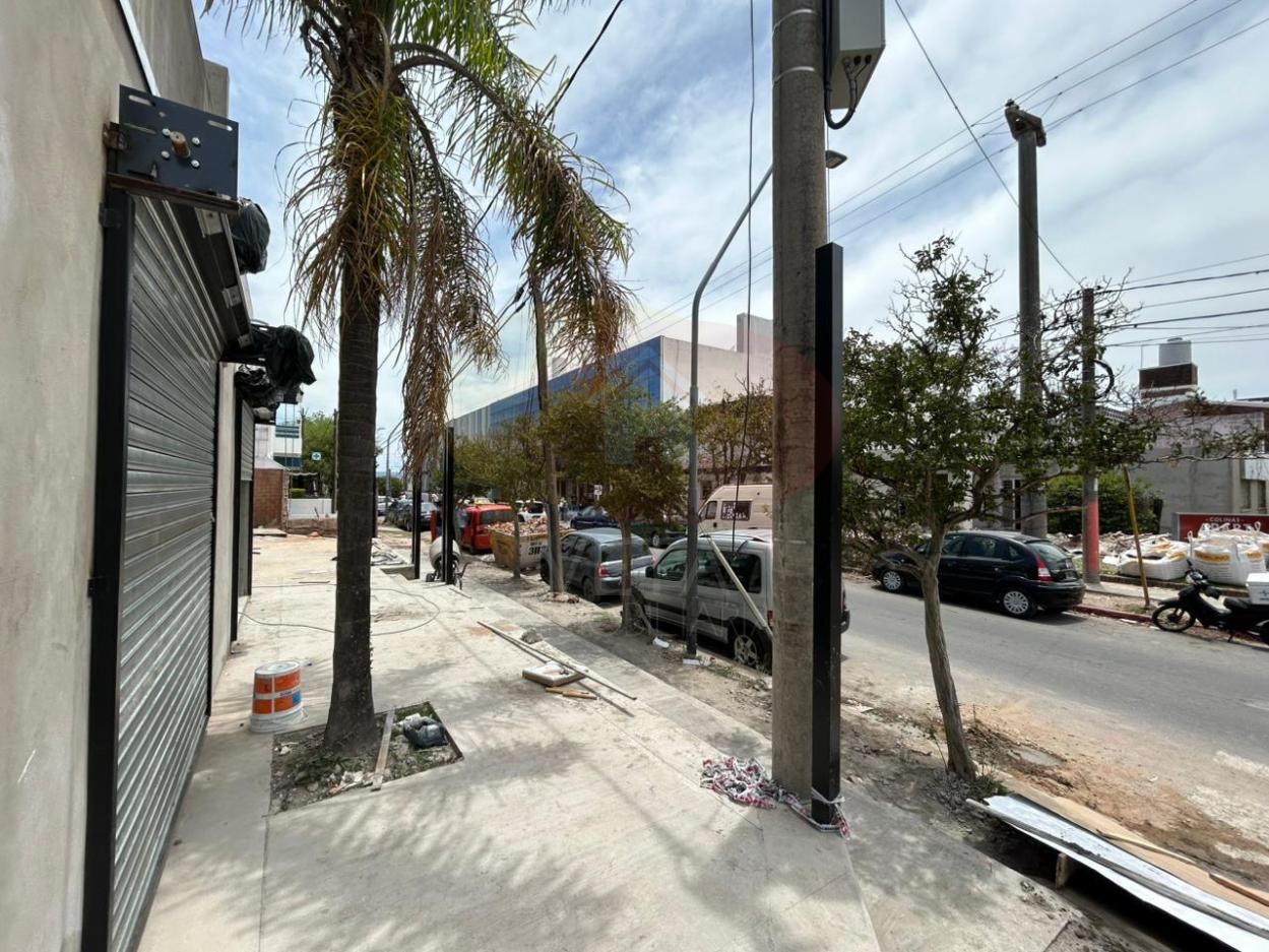 LOCALES COMERCIALES FRENTE A CLINICA VELEZ SARSFIELD EN ALQUILER A ESTRENAR B Parque Vélez Sarsfield