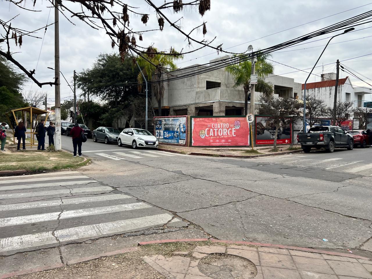 LOCALES COMERCIALES FRENTE A CLINICA VELEZ SARSFIELD EN ALQUILER A ESTRENAR B Parque Vélez Sarsfield