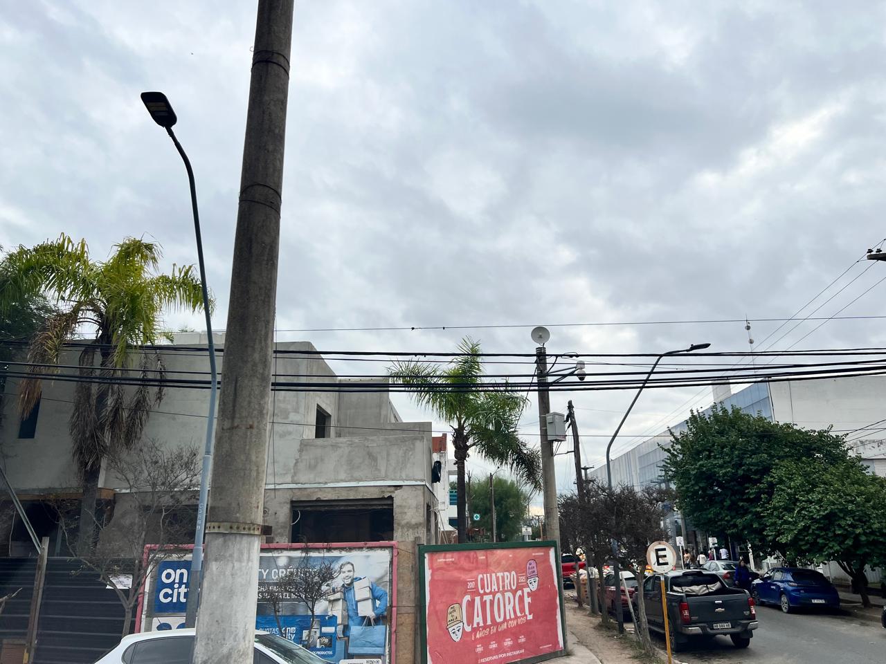 LOCALES COMERCIALES FRENTE A CLINICA VELEZ SARSFIELD EN ALQUILER A ESTRENAR B Parque Vélez Sarsfield