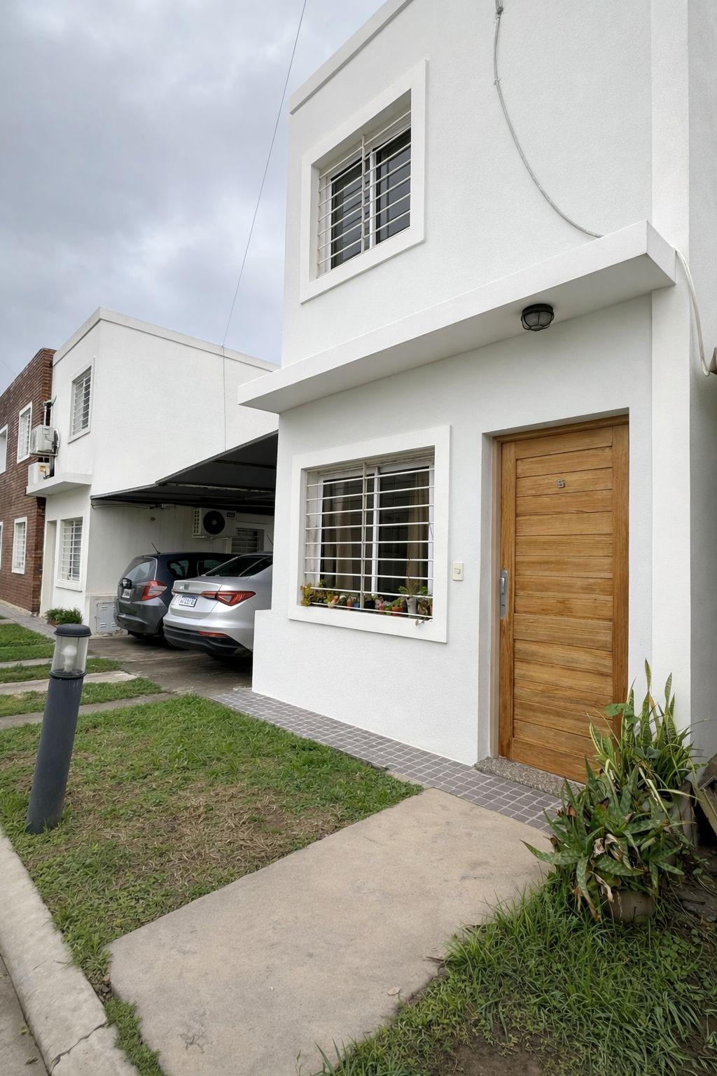 VENDO DUPLEX 2 DORMITORIOS B CIUDADELA  -  APTO CREDITO