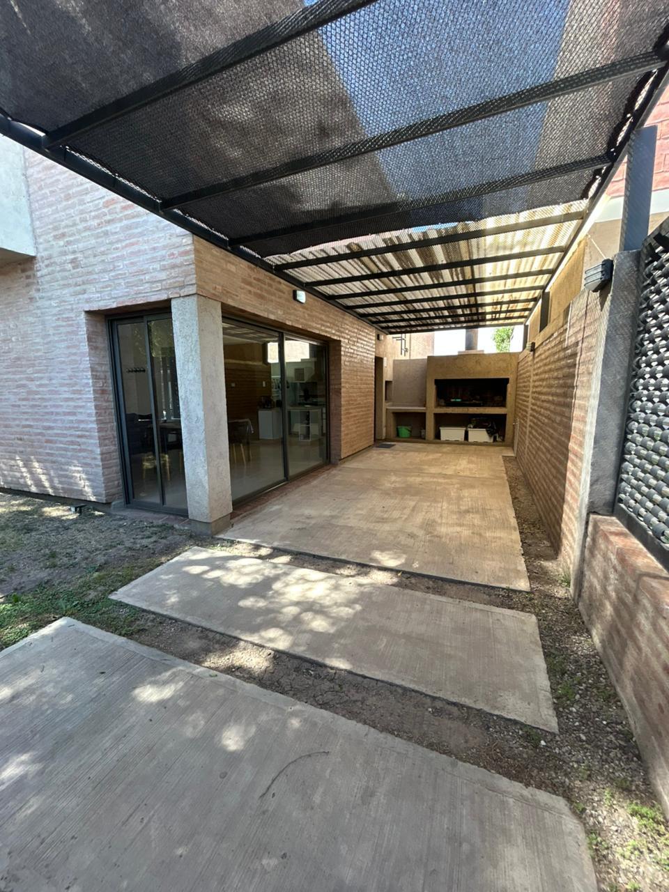 VENDO DUPLEX MIRADORES DE MANANTIALES I EXCELENTE UBICACIÓN