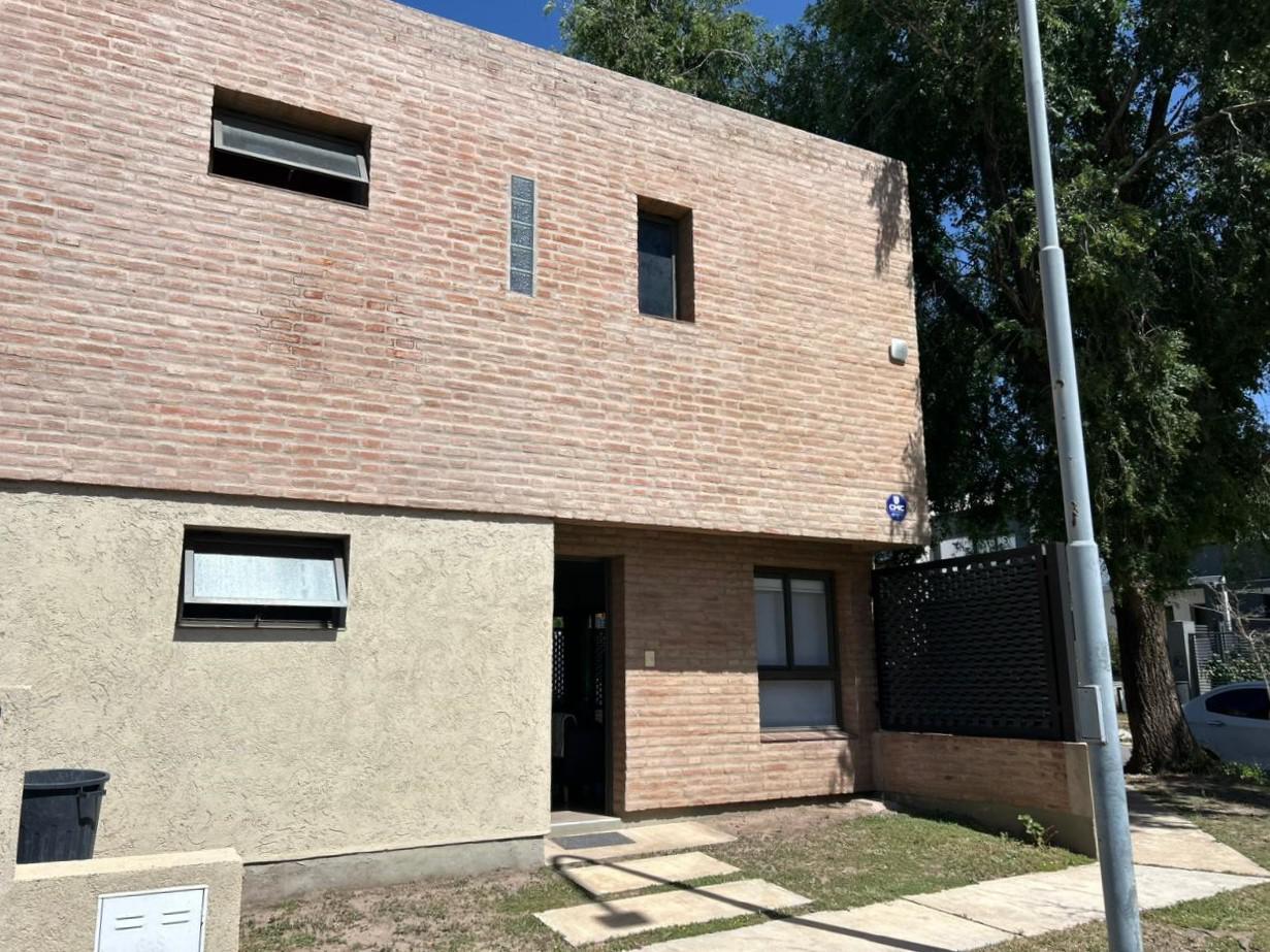 VENDO DUPLEX MIRADORES DE MANANTIALES I EXCELENTE UBICACIÓN