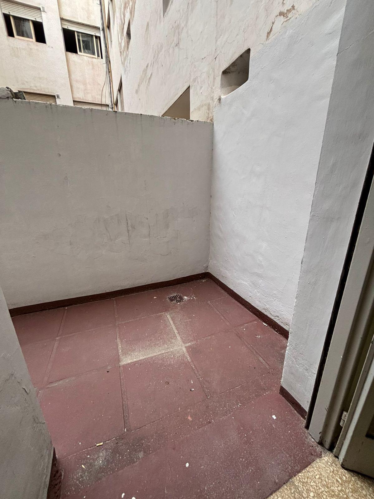 Alq. Dpto c1 dorm. y patio.B Alberdi.