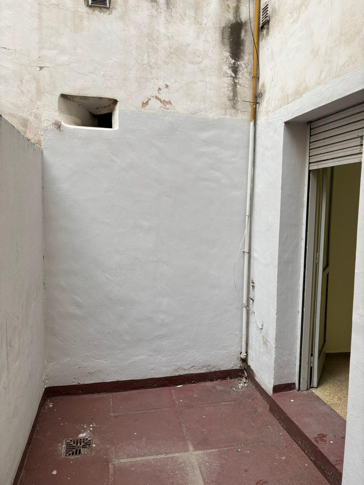 Alq. Dpto c1 dorm. y patio.B Alberdi.