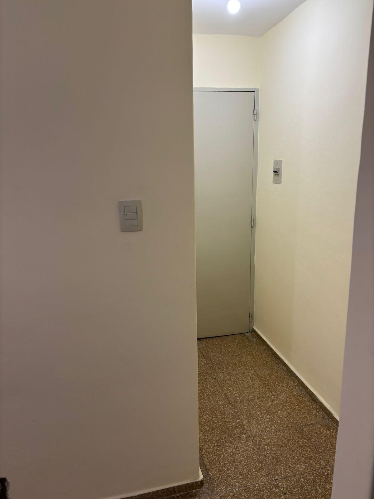 Alq. Dpto c1 dorm. y patio.B Alberdi.