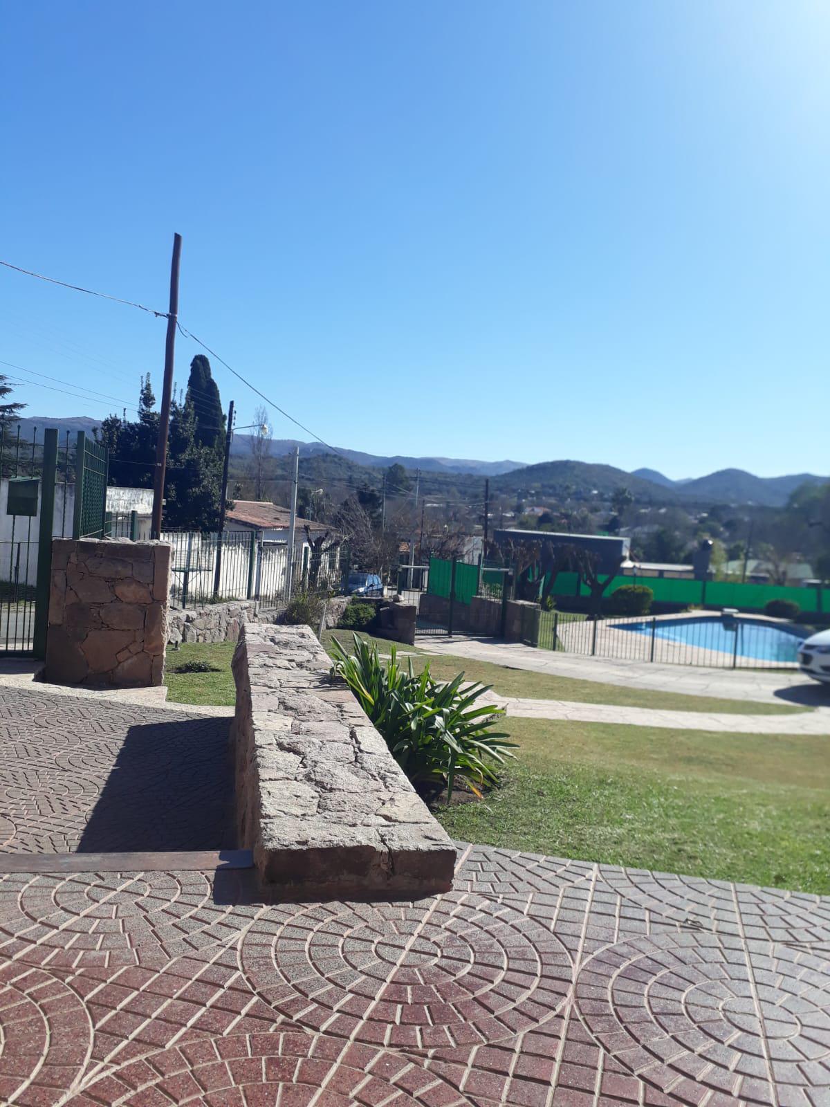 Casa 4 Dormitorios -Unquillo-