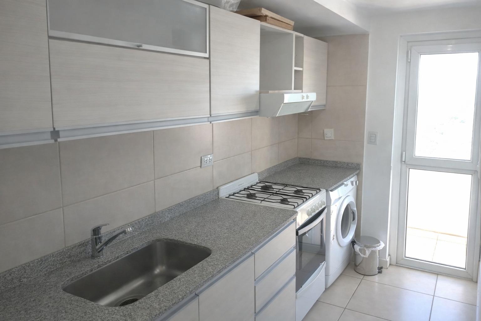 CARDINALES - DEPTO 2 DORM C COCHERA