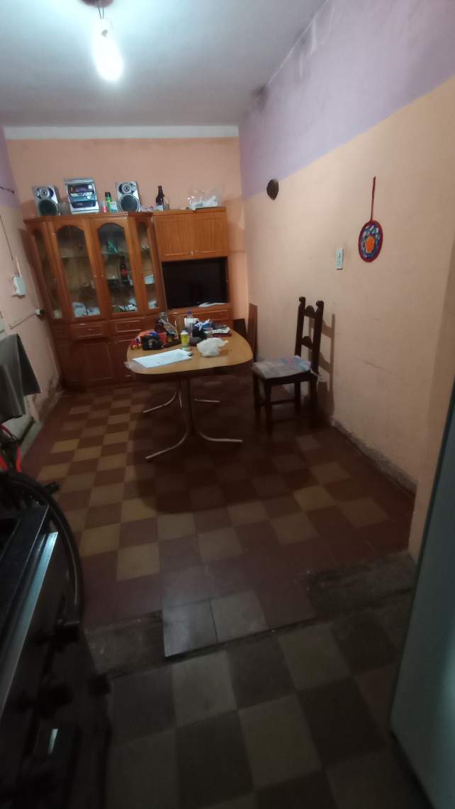 VENDO CASA CON GARAGE DOBLE EN BARRIO ALBERDI