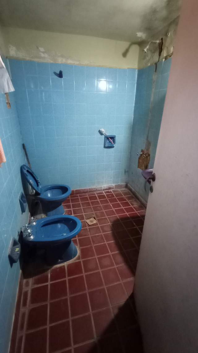 VENDO CASA CON GARAGE DOBLE EN BARRIO ALBERDI