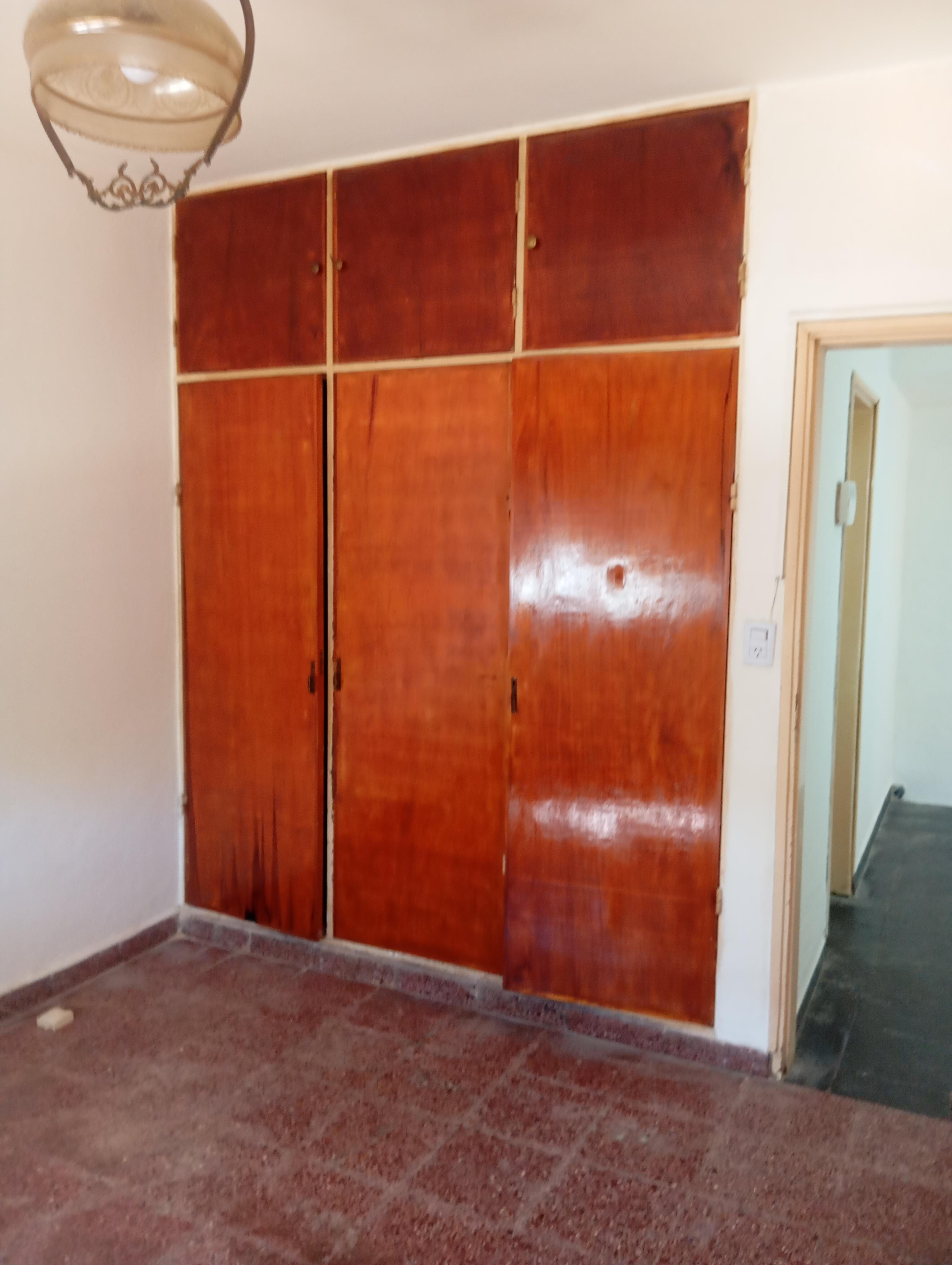 Alq. Casa p uso comercial c2 dorm. B Alberdi.