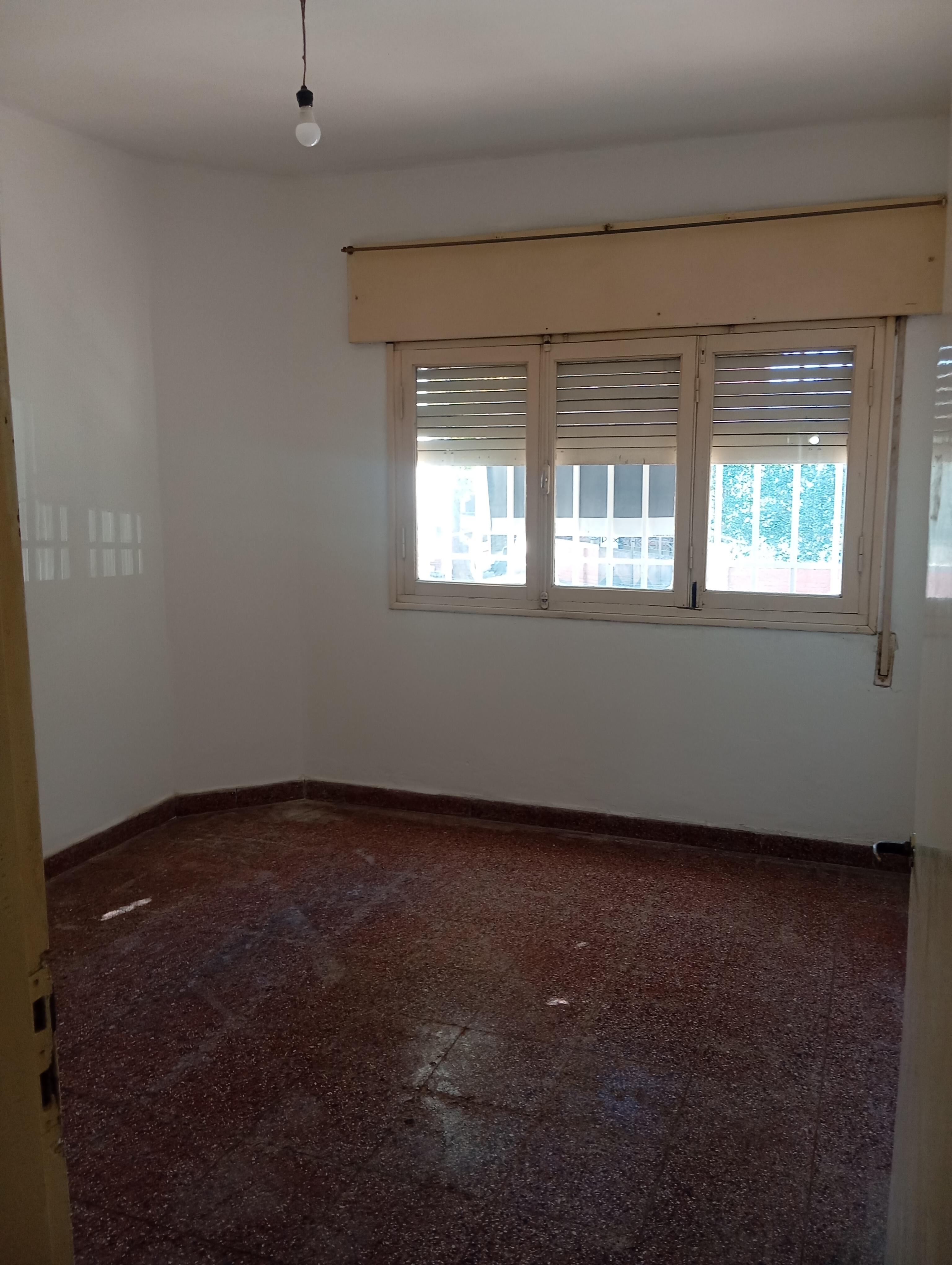 Alq. Casa p uso comercial c2 dorm. B Alberdi.