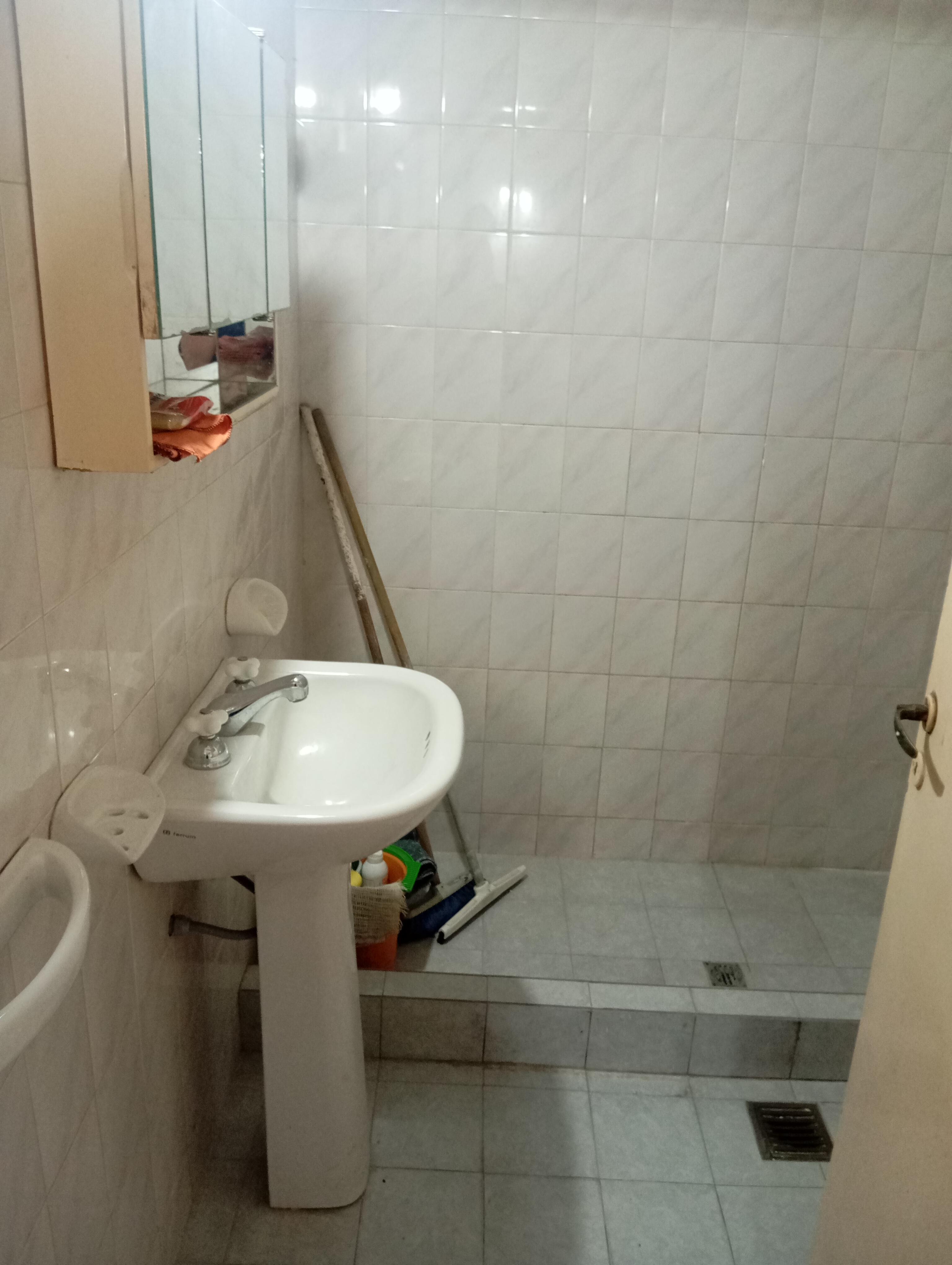 Alq. Casa p uso comercial c2 dorm. B Alberdi.