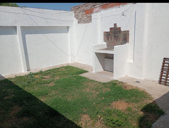 Alq. Casa c2 dorm.B Gral Urquiza.