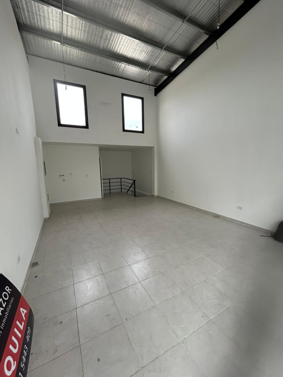 ARCOS PLAZA - LOCAL EN ALQUILER CON SUB-SUELO