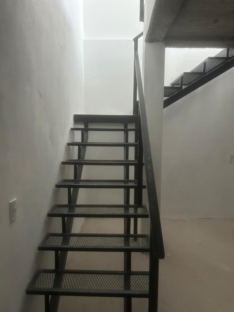 ARCOS PLAZA - LOCAL EN ALQUILER CON SUB-SUELO