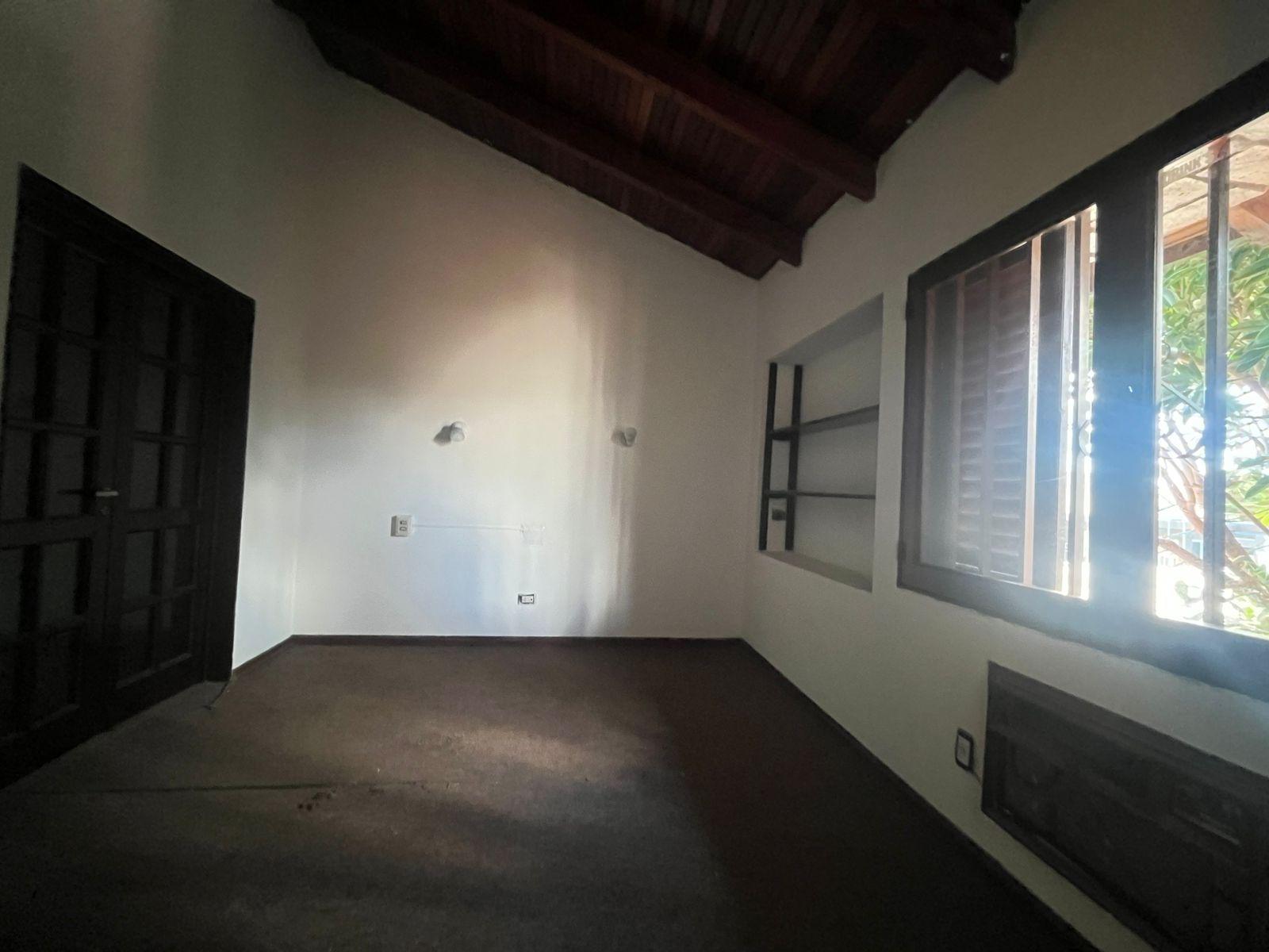 ALQUILO EXCELNTE PROPIEDAD EN DOS PLANTAS 4 DORMITORIOS COCHERA DOBLE PILETA Y QUINCHO TABLADA PARK