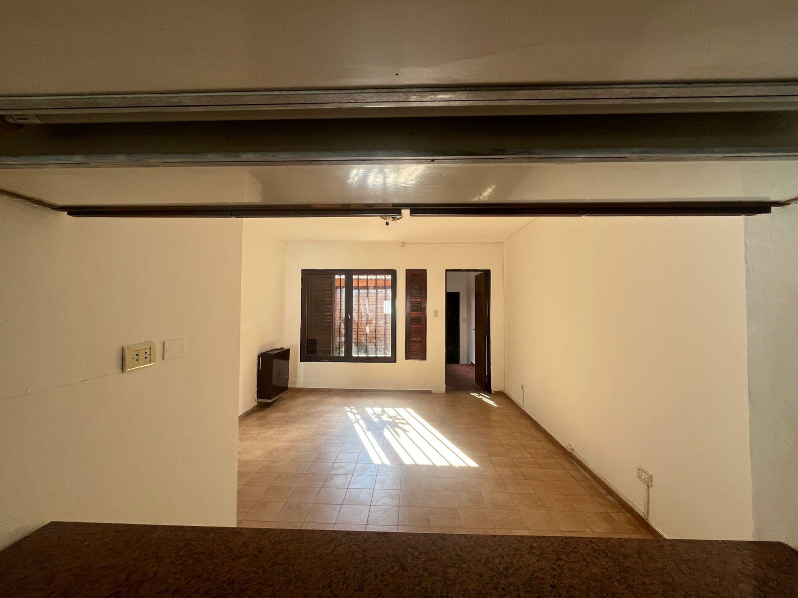 ALQUILO EXCELNTE PROPIEDAD EN DOS PLANTAS 4 DORMITORIOS COCHERA DOBLE PILETA Y QUINCHO TABLADA PARK