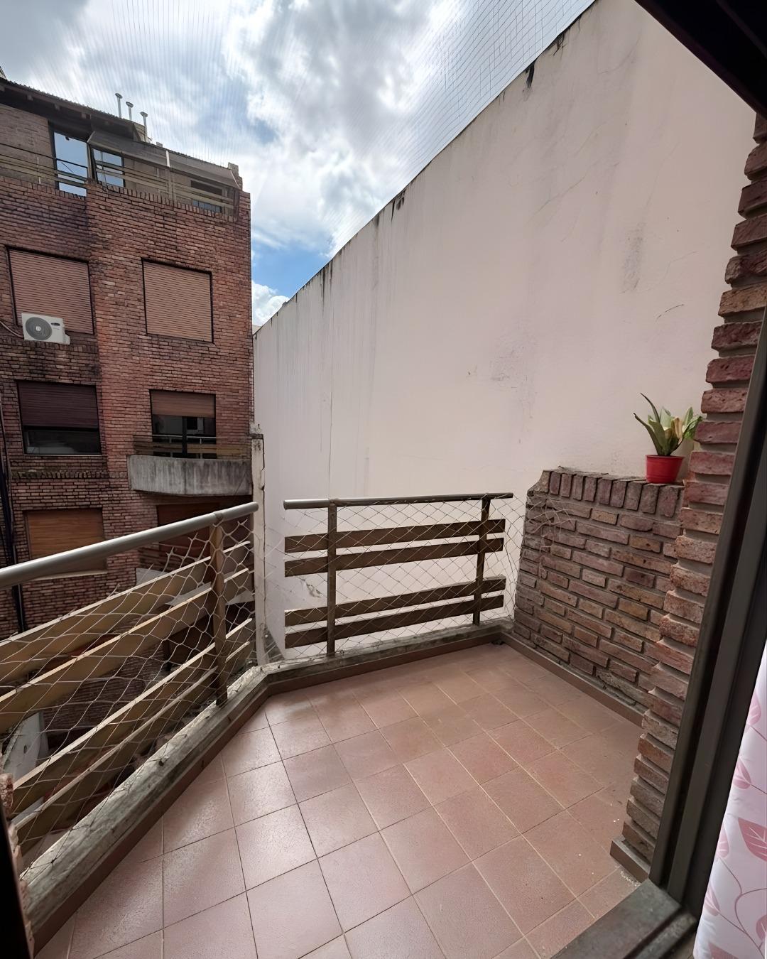 DEPTO 1 DORM NUEVA CBA SOBRE CALLE PUEYRREDÓN ESQ VELEZ SARSFIELD