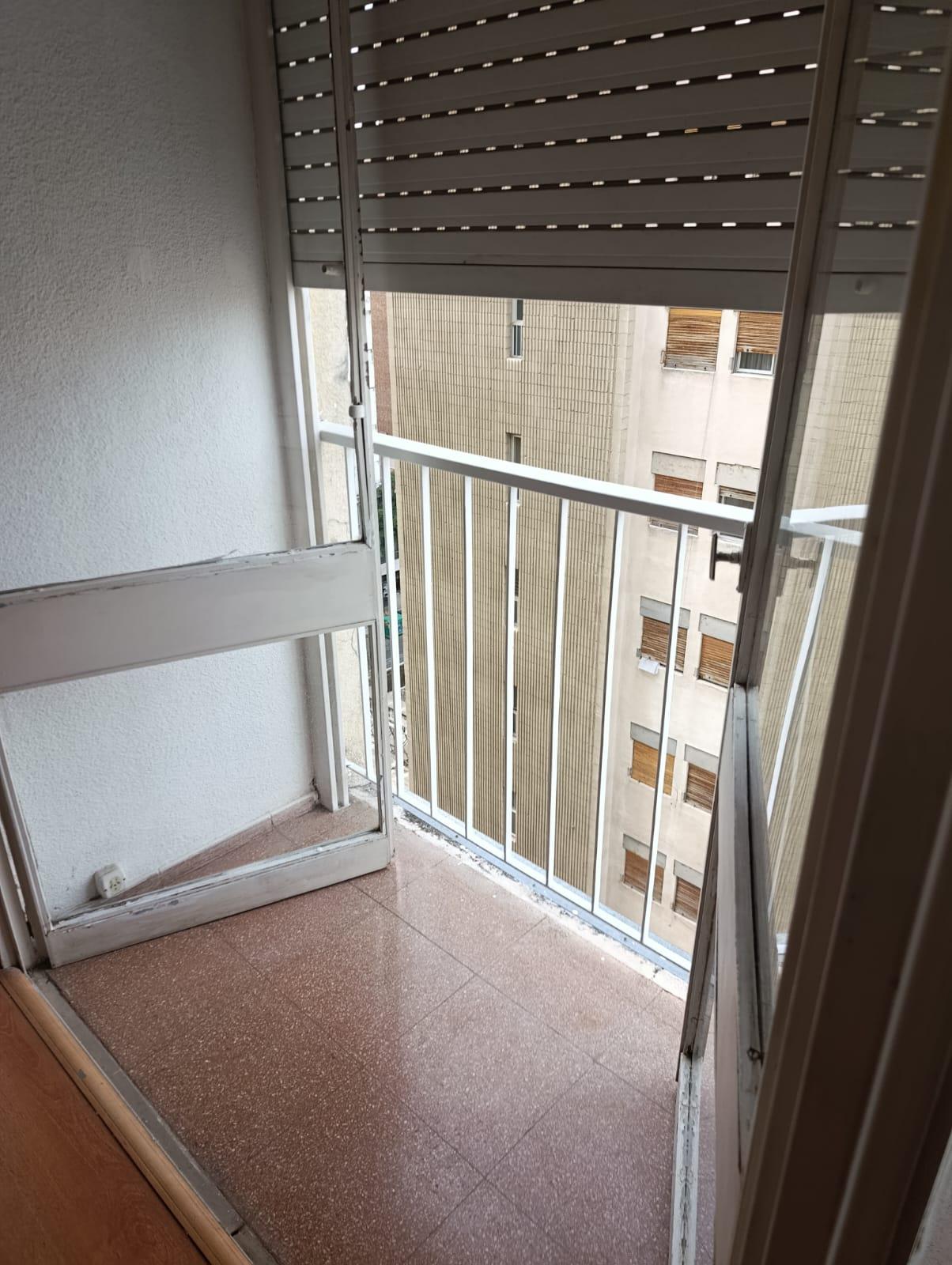 DEPTO COLON 377. 3 DOR 2 BÑOS $800.000