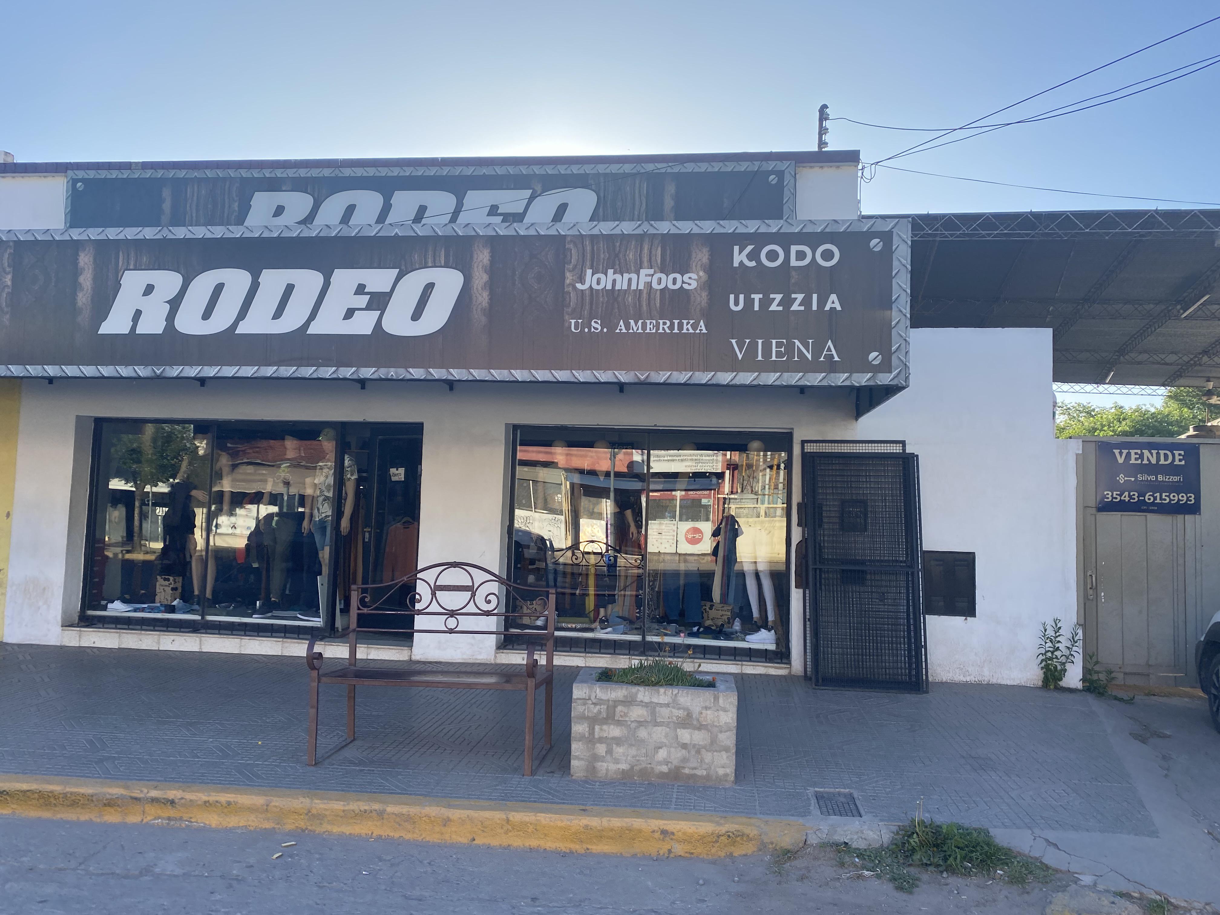 Local comercial  Casa 3 dormitorios Unquillo