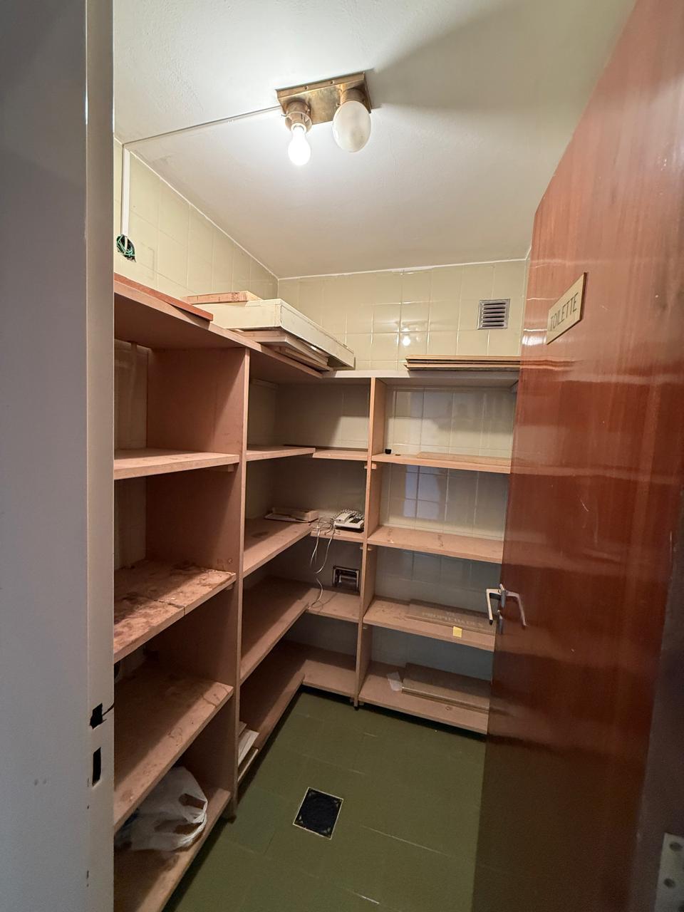 Oficina lista para trabajar  en General Paz - Rubros varios - Excelente zona