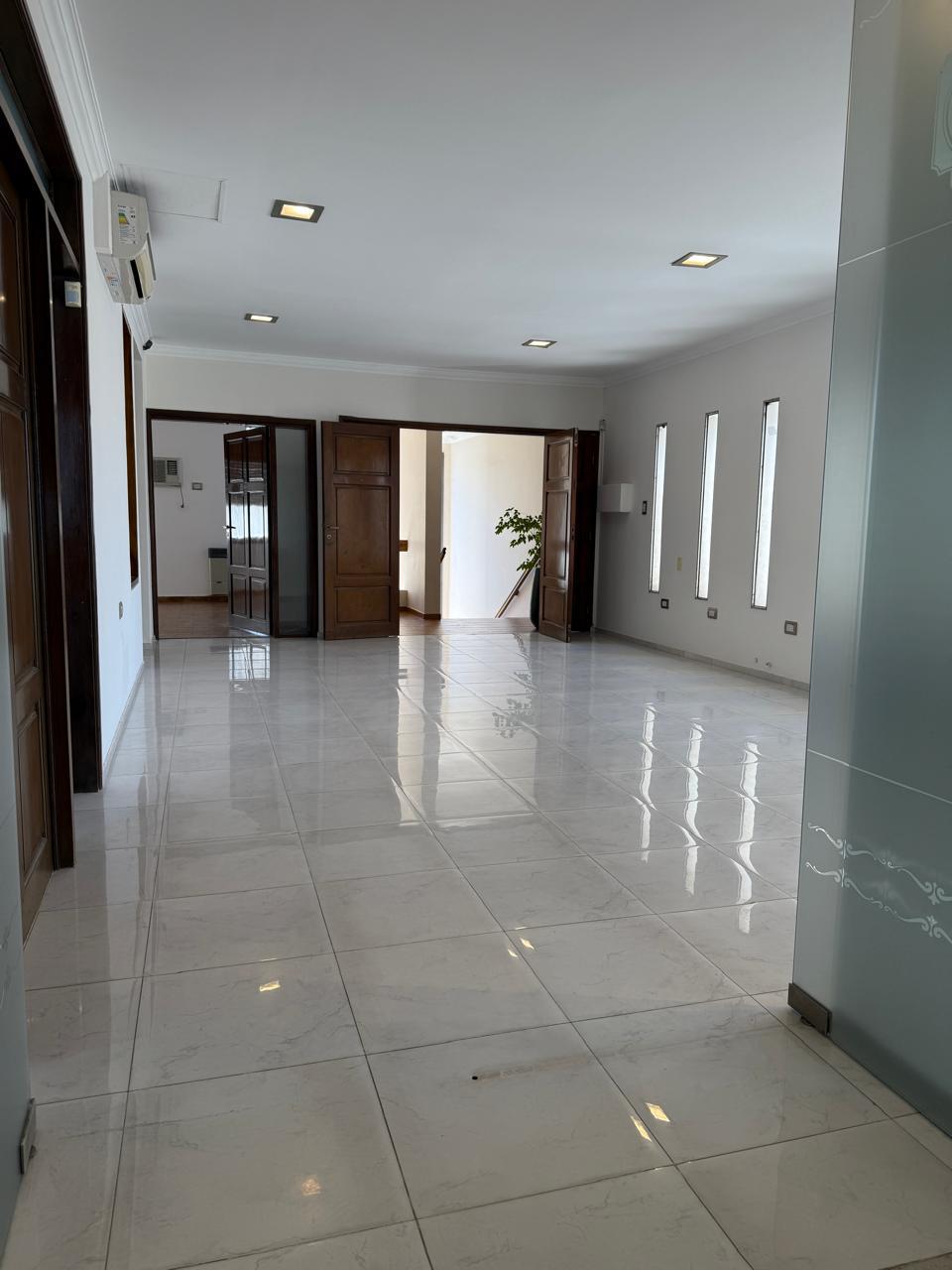 Oficina lista para trabajar  en General Paz - Rubros varios - Excelente zona