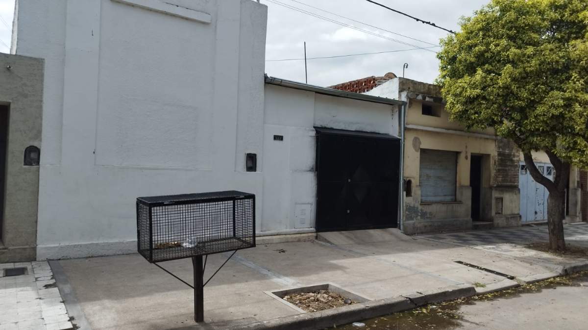 Casa-  Destino Comercial - B General Bustos