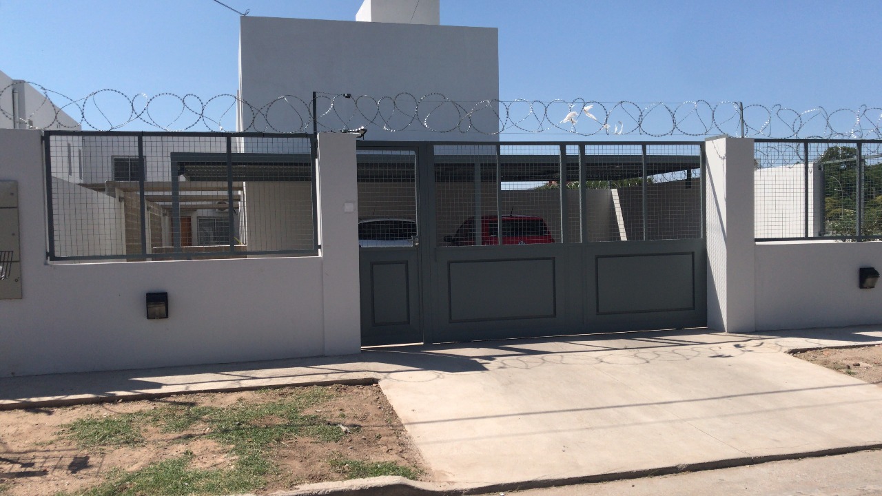 ALQUILER DUPLEX 2 DORM  CON COCHERA - LOMAS DEL SUQUIA NO SE ACEPTAN MASCOTAS