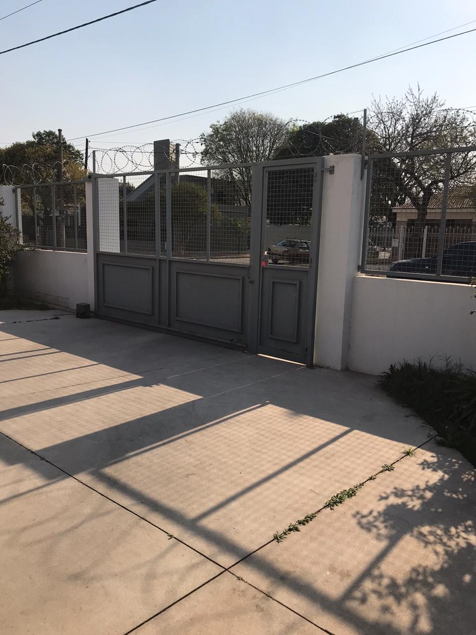 ALQUILER DUPLEX 2 DORM  CON COCHERA - LOMAS DEL SUQUIA NO SE ACEPTAN MASCOTAS