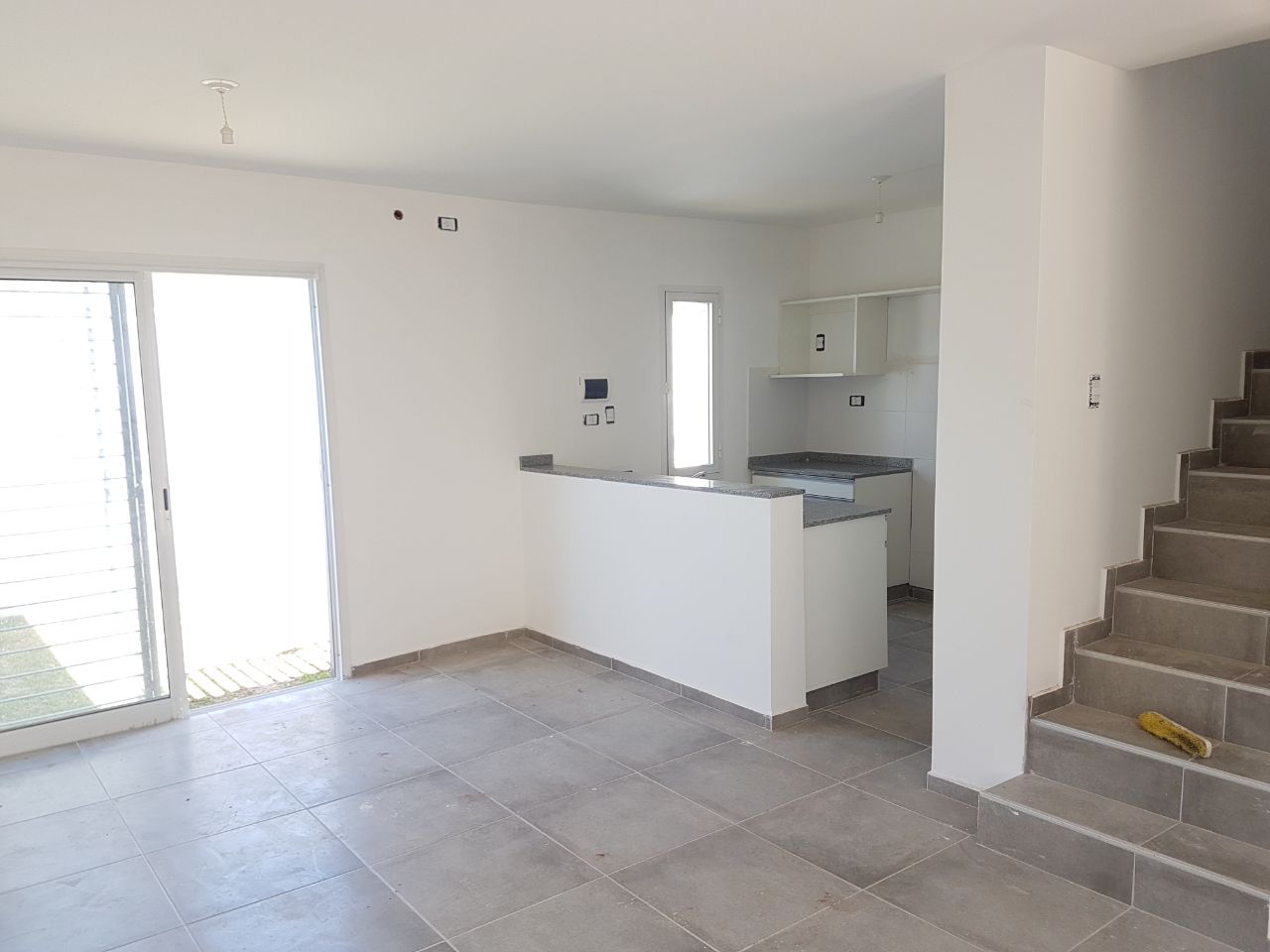 ALQUILER DUPLEX 2 DORM  CON COCHERA - LOMAS DEL SUQUIA NO SE ACEPTAN MASCOTAS