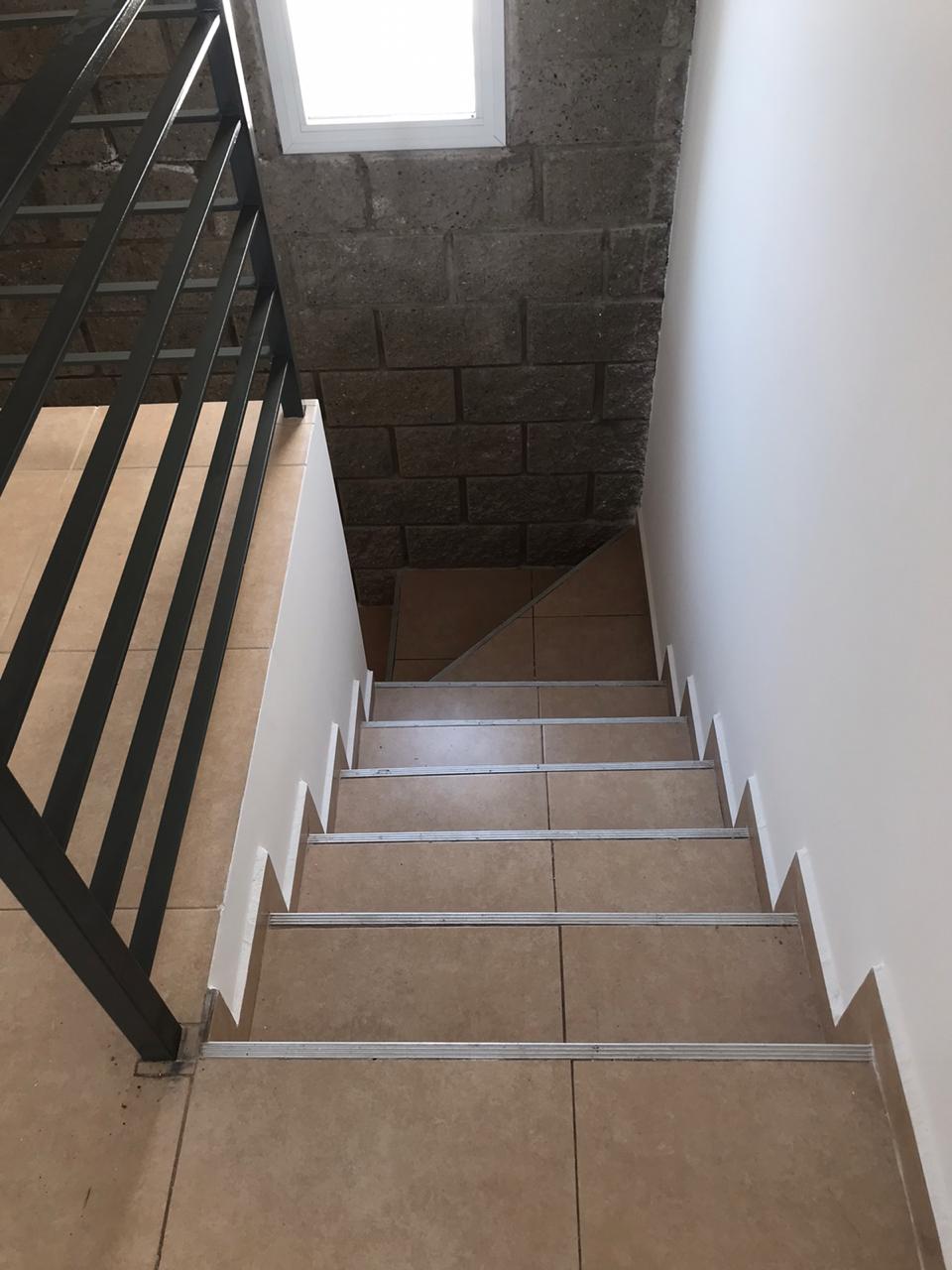 ALQUILER DUPLEX 2 DORM  CON COCHERA - LOMAS DEL SUQUIA NO SE ACEPTAN MASCOTAS