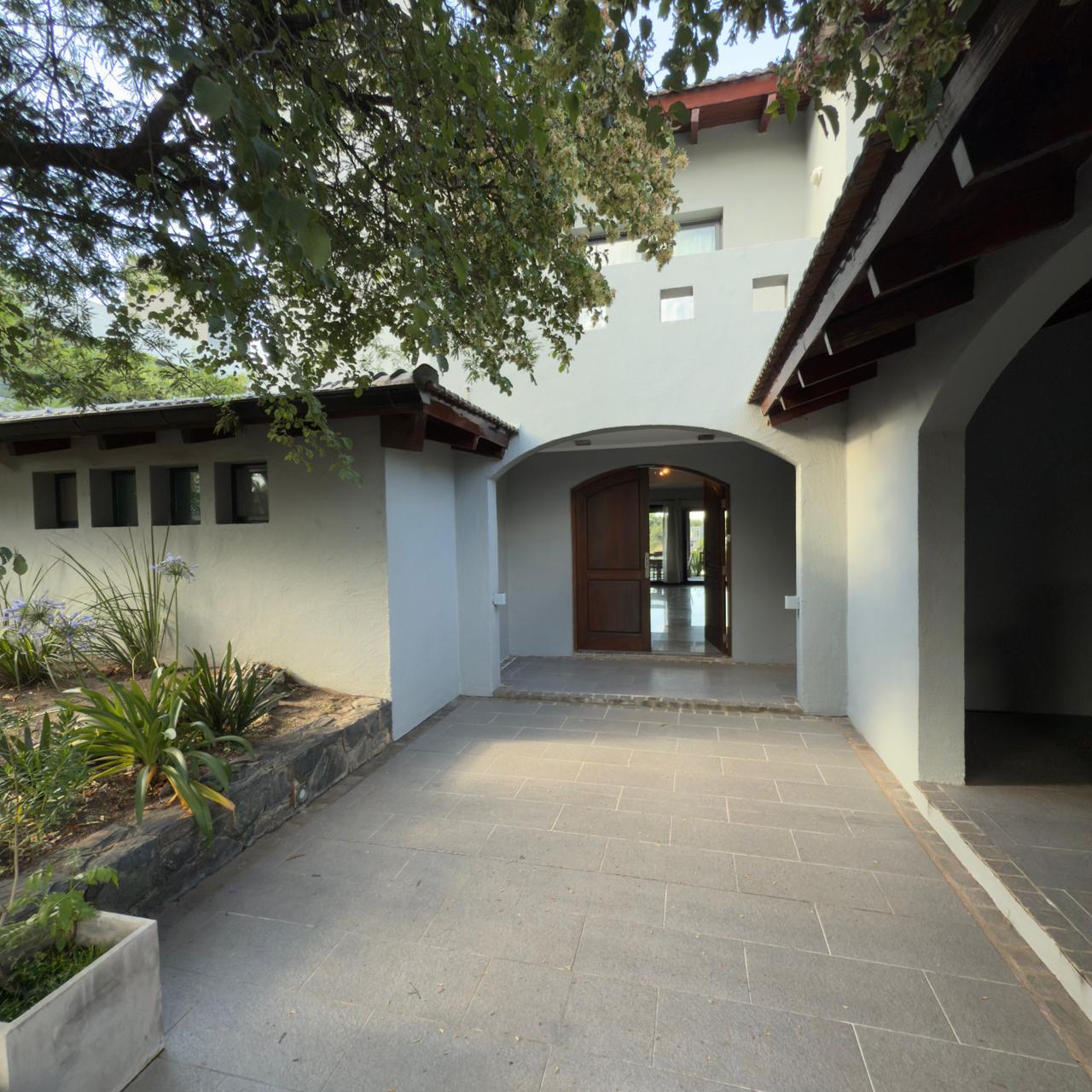 CINCO LOMAS - CASA EN VENTA