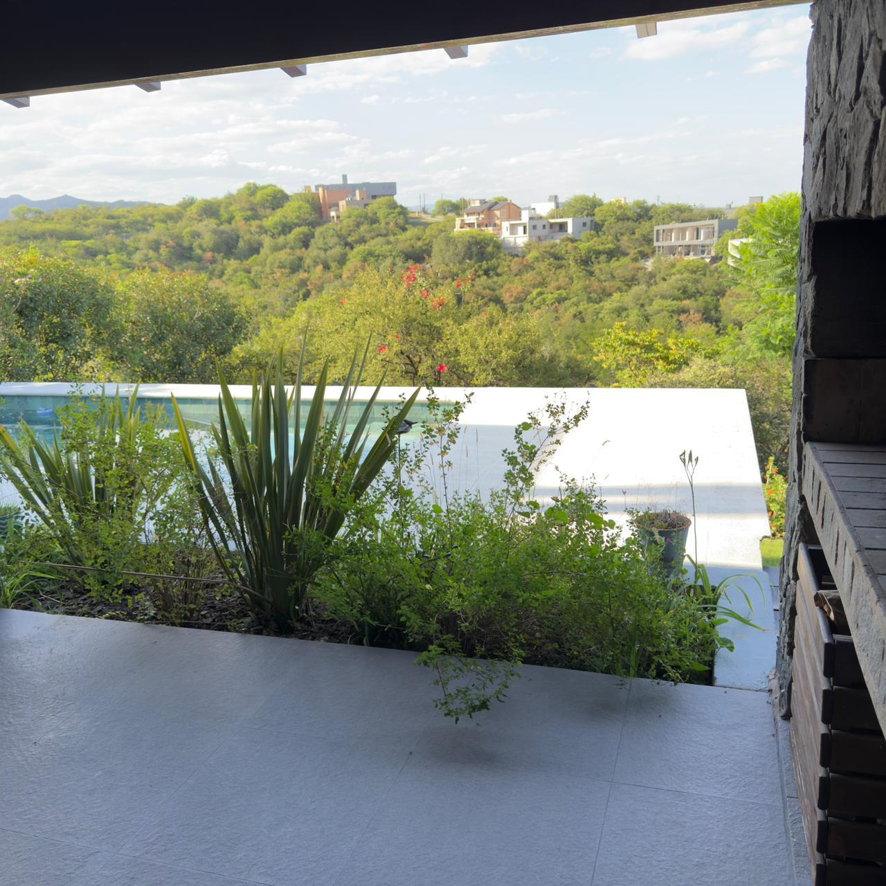 CINCO LOMAS - CASA EN VENTA