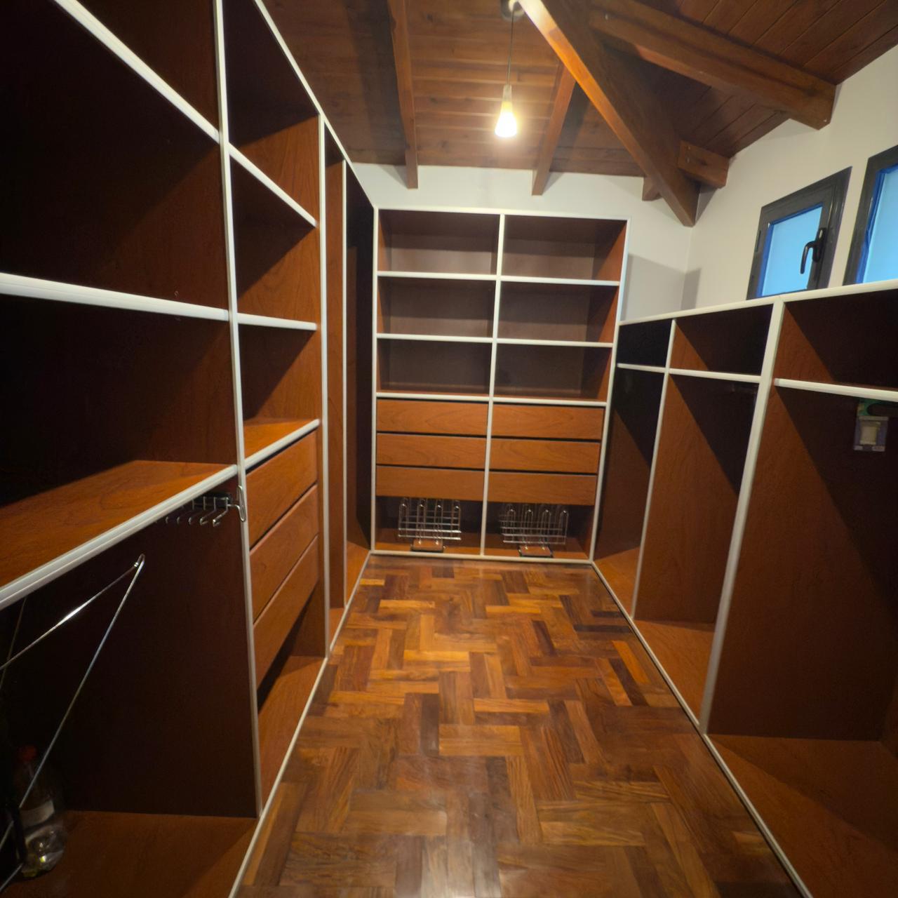 CINCO LOMAS - CASA EN VENTA