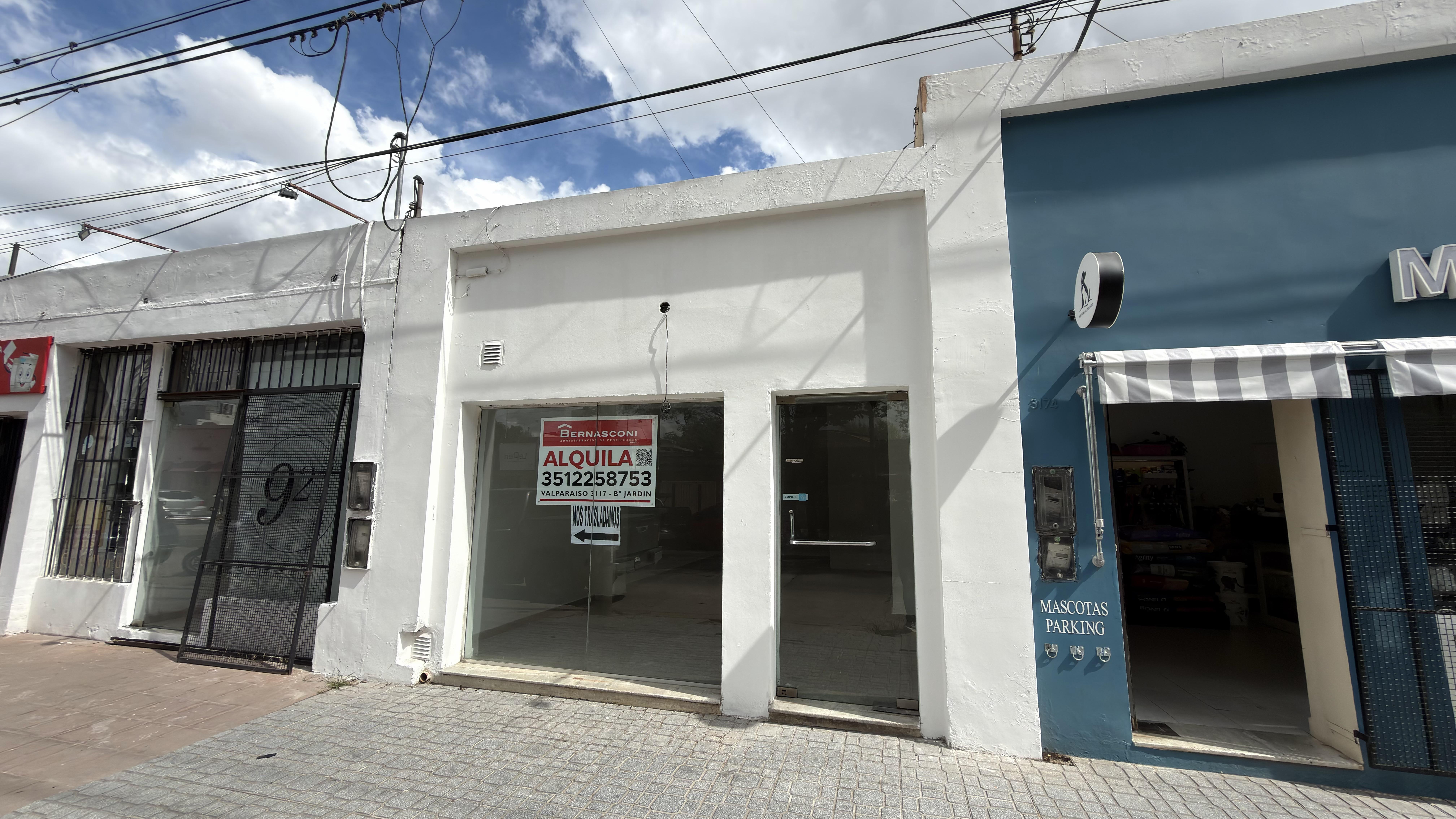 Local comercial en alquiler sobre Av. Valparaíso